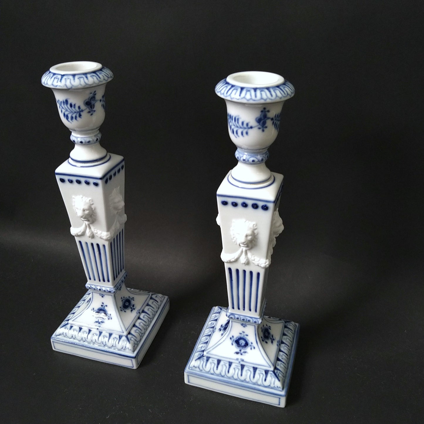 1967年RoyalCopenhagenブルーフルーテッドプレインのライオンレリーフキャンドルスタンド2本セット/Candle stand pair
