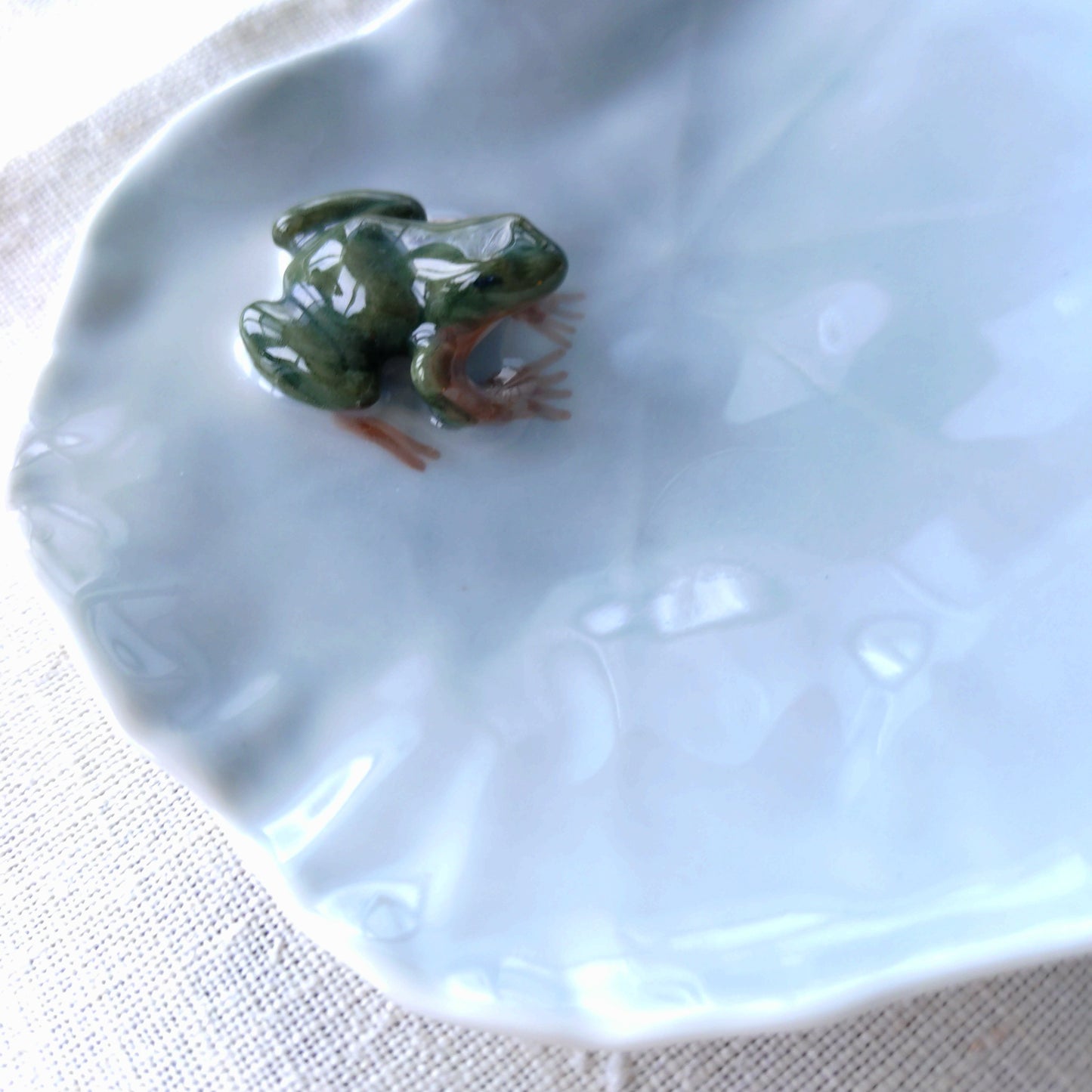 1969-1974年RoyalCopenhagenの葉っぱの上にアマガエル🐸のお皿 大きさ約10㎝L×10.6㎝W