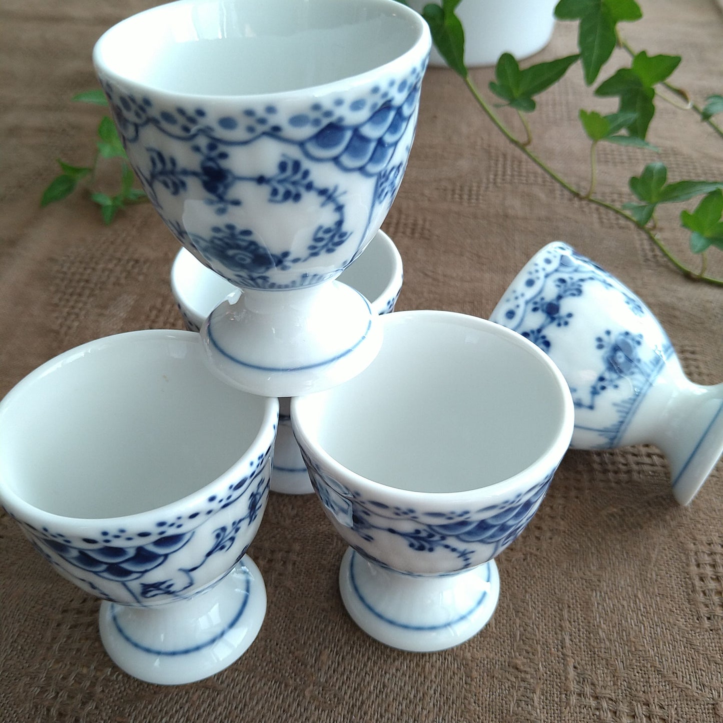 1950年代のブルーフルーテッドハーフのエッグスタンド/BlueFluted Egg stand