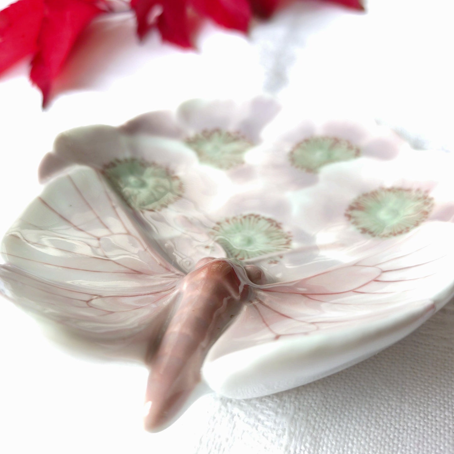 1900年頃RörstrandロールストランドJugendstil/アールヌーボーのピンクピンク💕ピンクのけし5輪とピンクの蛾もしくは蝶々🦋