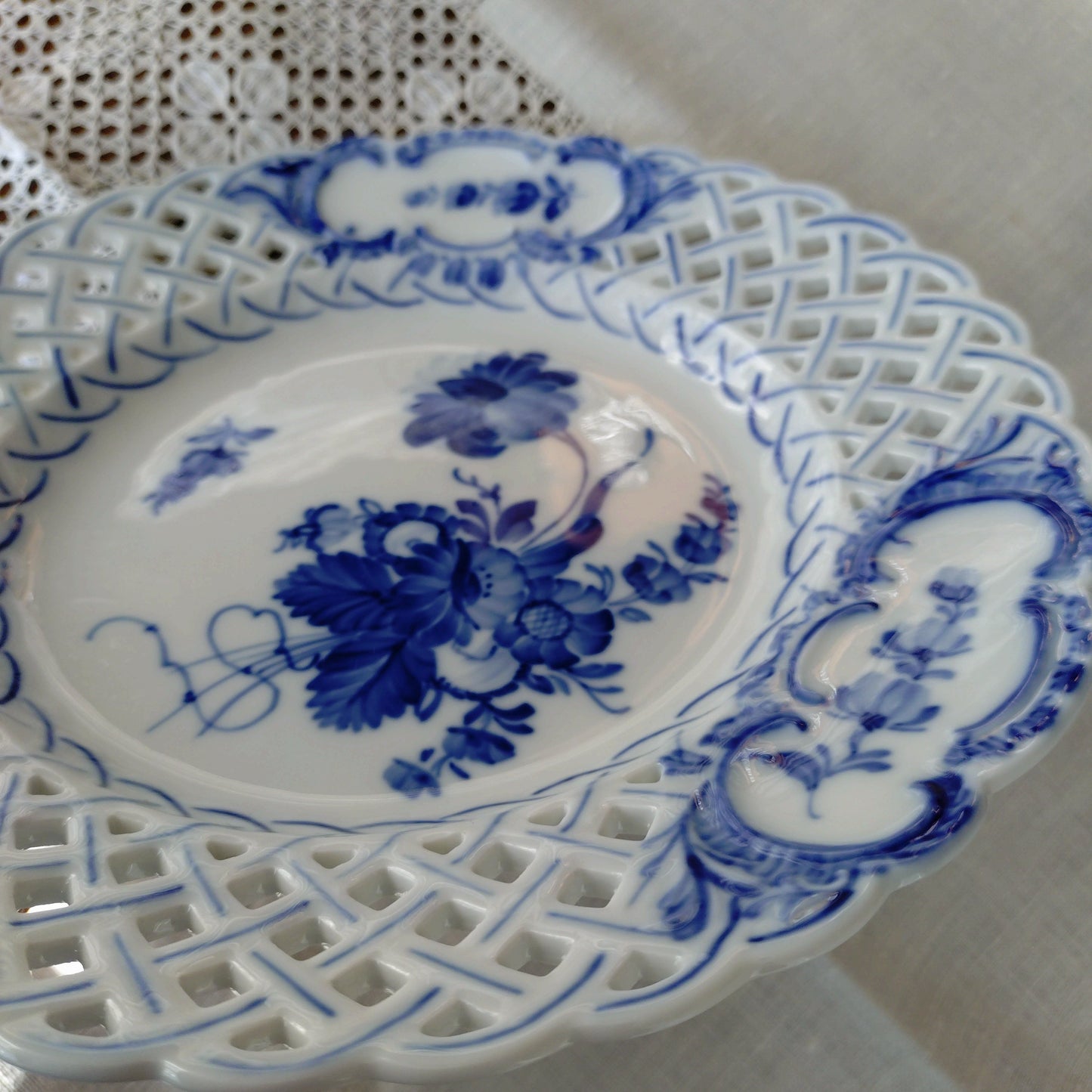 1969年~1974年のRoyalCopenhagenブルーフラワーのオープンワークのお皿は直径約23.7㎝D/BlueFlowerLacePlate