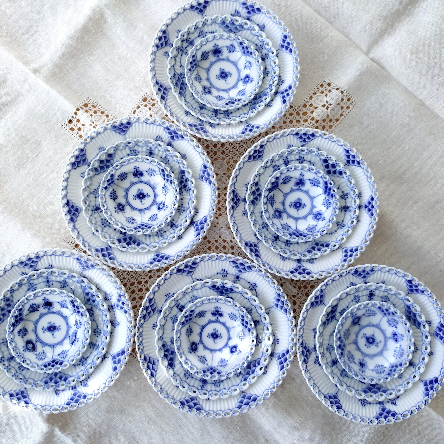 1957年のRoyalCopenhagenロイヤルコペンハーゲンフルレースのベリー皿直径約15㎝D/BlueFlutedFullLaceBerryPlate15cmD