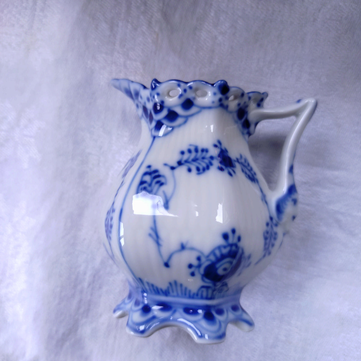 1980~1984年RoyalCopenhagenブルーフルーテッドフルレースのミルクピッチャー高さ8.3㎝/Full Lace Creamer