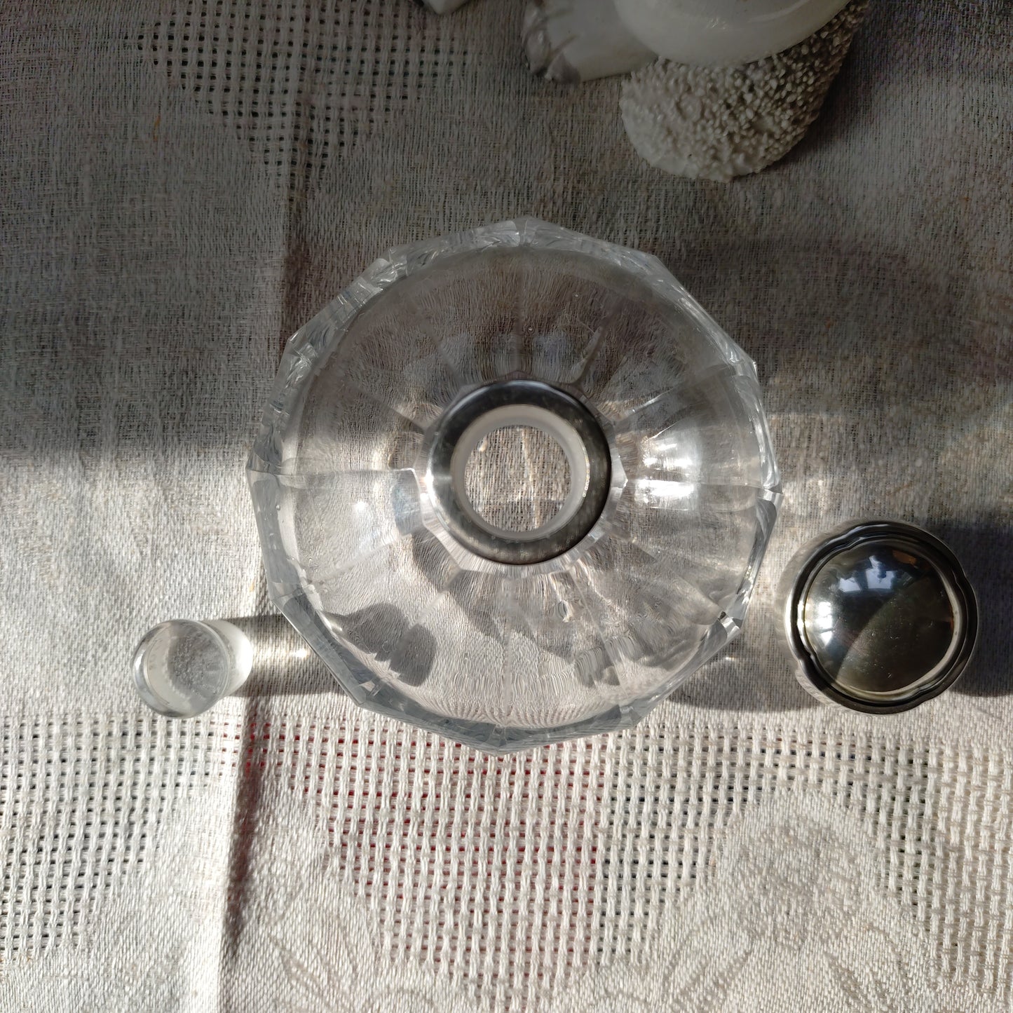 スイスのクリスタルガラスとシルバー800の香水瓶/パフュームボトルは高さ約9㎝H