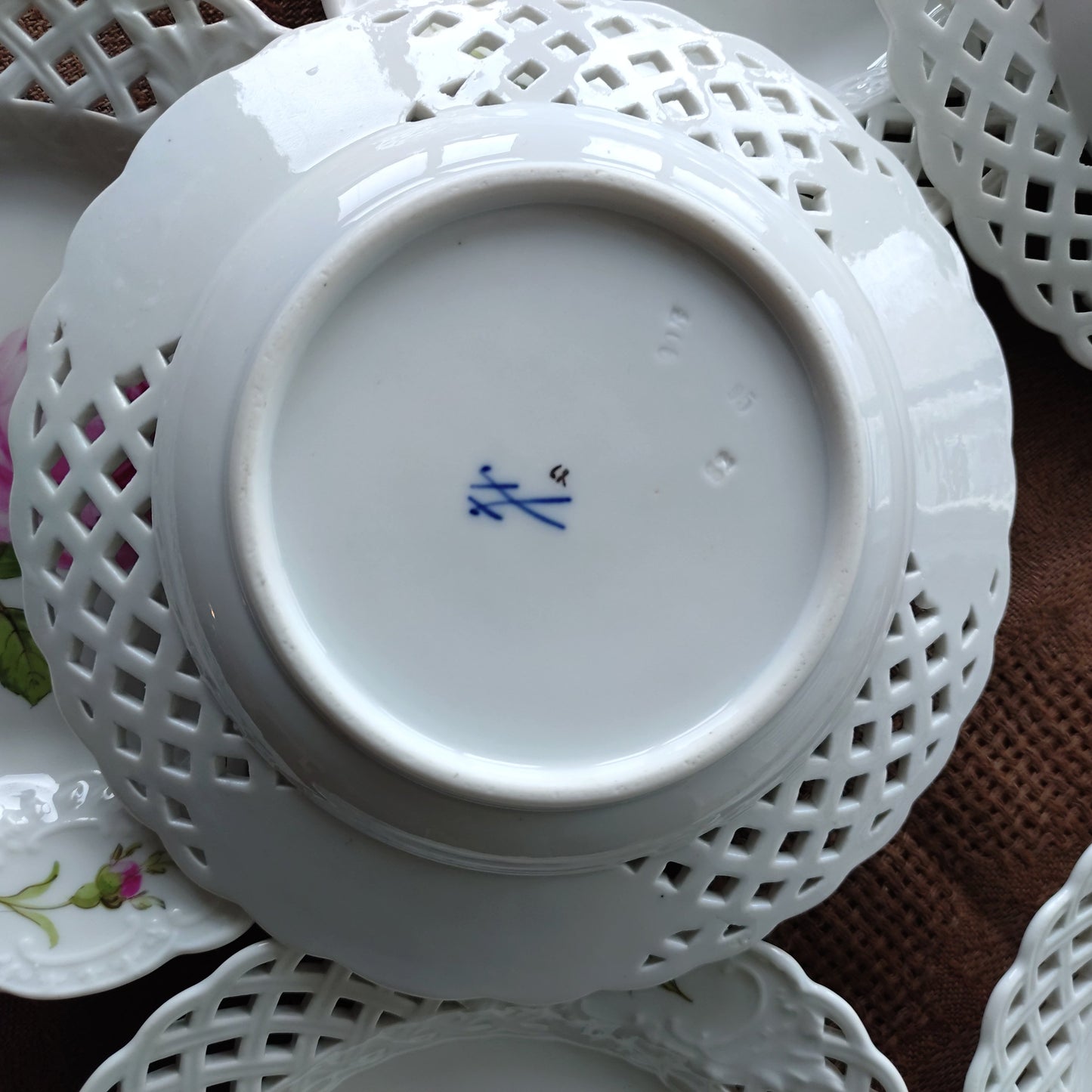 1924年前麥森粉紅玫瑰RoteRose蕾絲麵包碟 直徑約15公分D