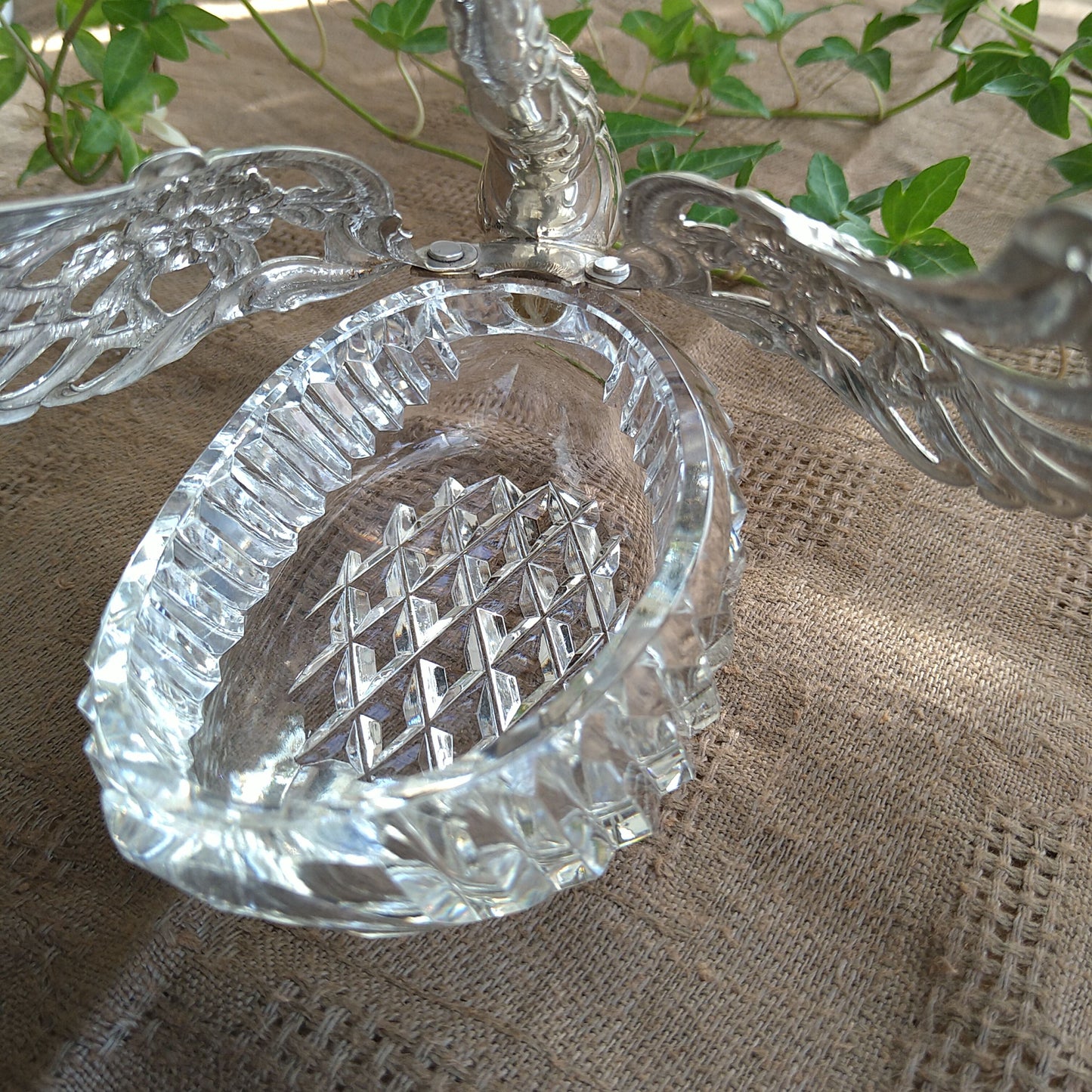 ヴィンテージのスウェーデンシルバー835/クリスタルガラスの大きな白鳥,　SwedenVintageSilver835/ LeadGlassSwan