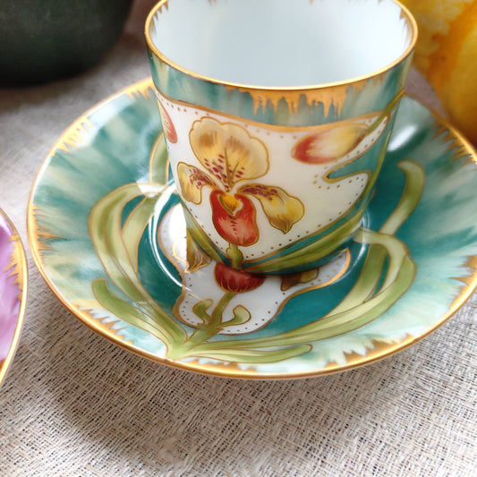 緑にアイリスと金彩/1880-1900年頃NymphenburgニンフェンブルグJugendstil/アールヌーヴォーのデミタス/モカカップソーサー