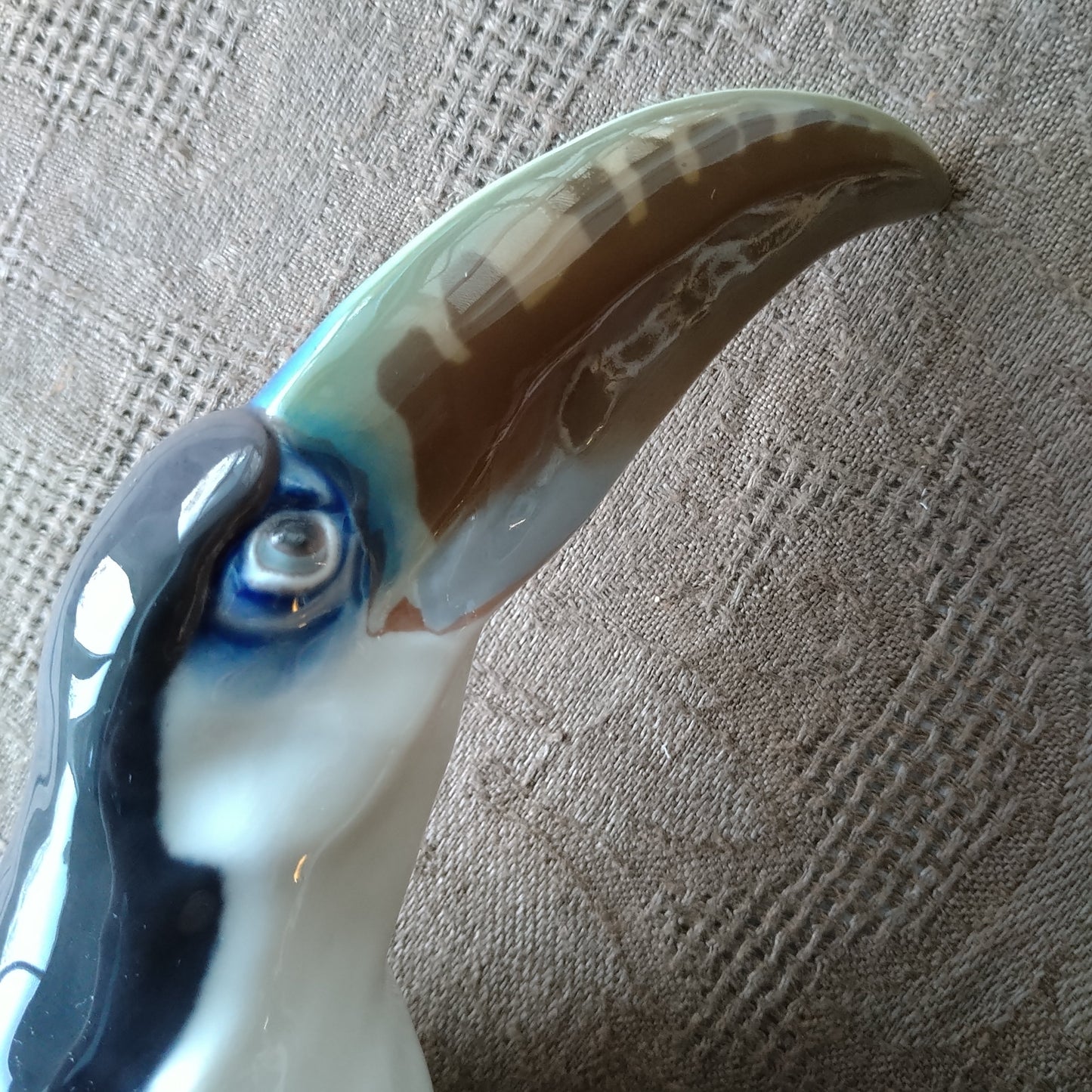 Circa 1909-1920 Meissen Toucan (model by Paul Walther) / Jugendstil / Height approx. 30.5 cm