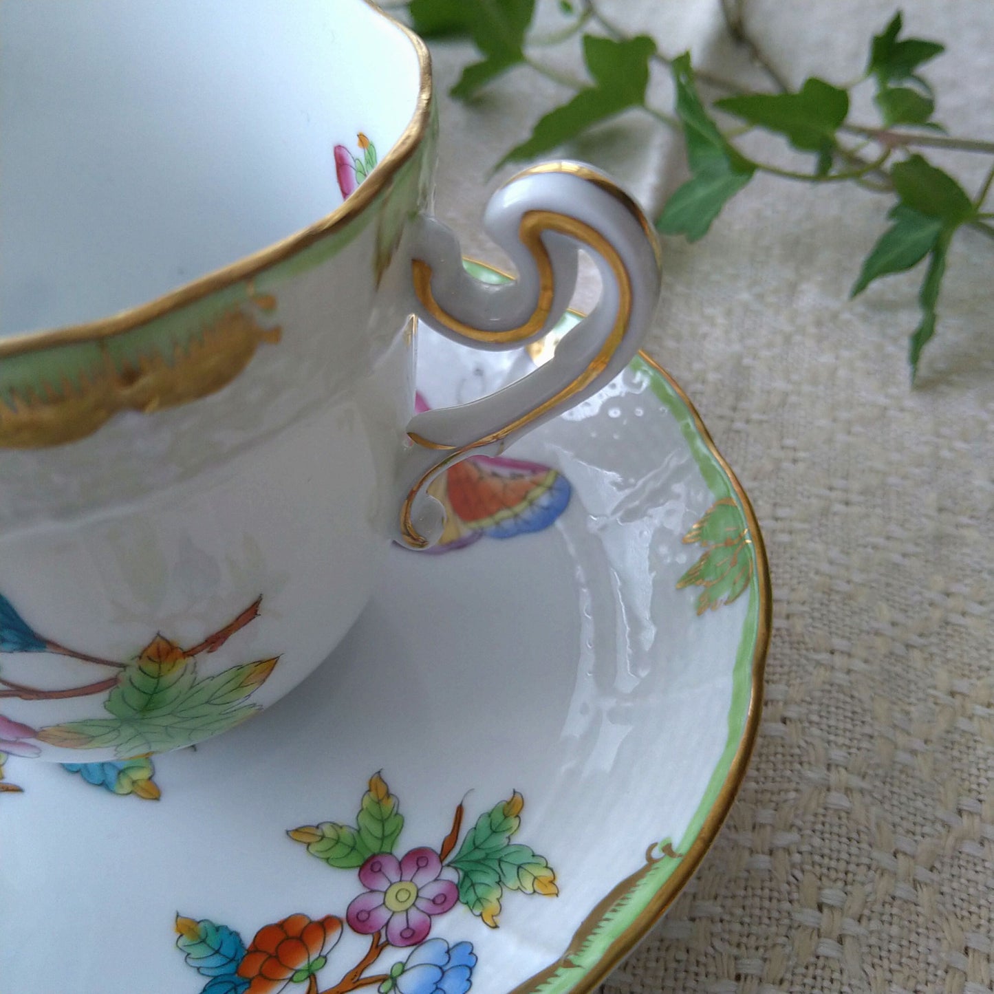Herendヴィクトリアのコーヒーカップソーサー取っ手が丸くカーブしたタイプ/VictoriaCoffeeCupSaucer