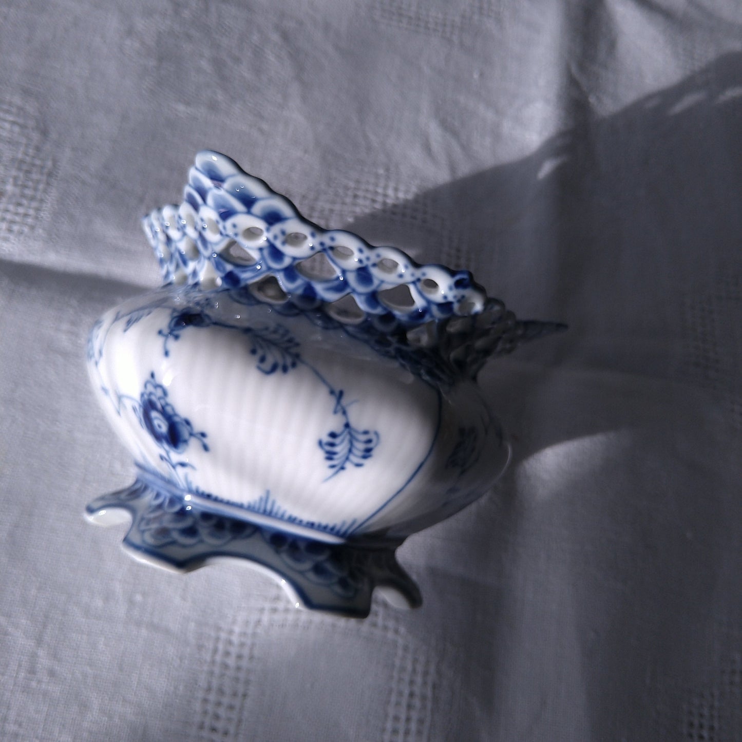 1969～1974年のRoyalCopenhagenブルーフルーテッドフルレースシュガーポット(大)型番1113高さ8.5㎝/Full Lace Sugar Pot Large 8.5㎝H