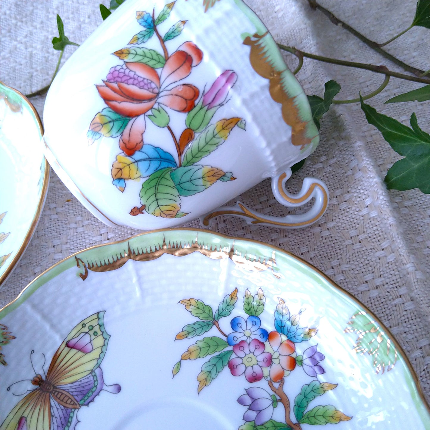 Herendヴィクトリアのコーヒーカップソーサー取っ手が丸くカーブしたタイプ/VictoriaCoffeeCupSaucer