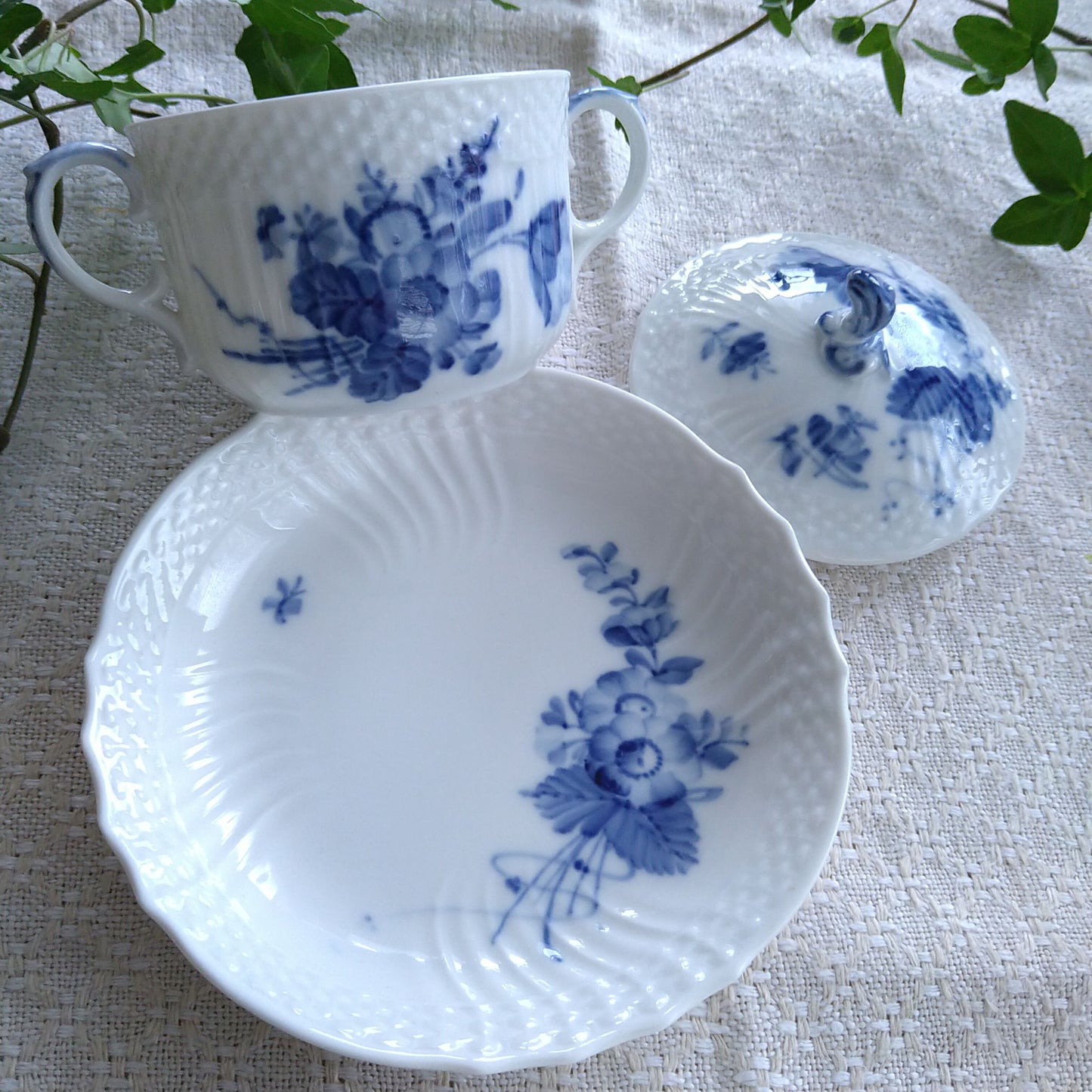 1960年代のRoyalCopenhagenブルーフラワーカーブのブイヨンカップソーサー/Blue Flower Curve Bouillon Cup and saucer