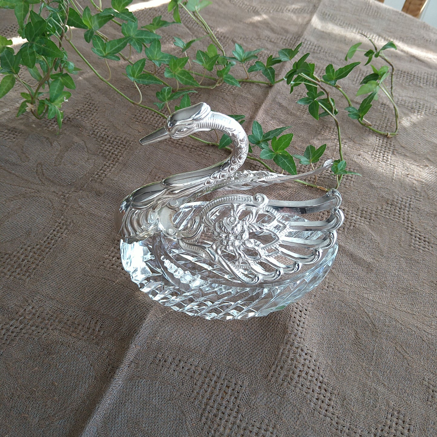 ヴィンテージのスウェーデンシルバー835/クリスタルガラスの大きな白鳥,　SwedenVintageSilver835/ LeadGlassSwan