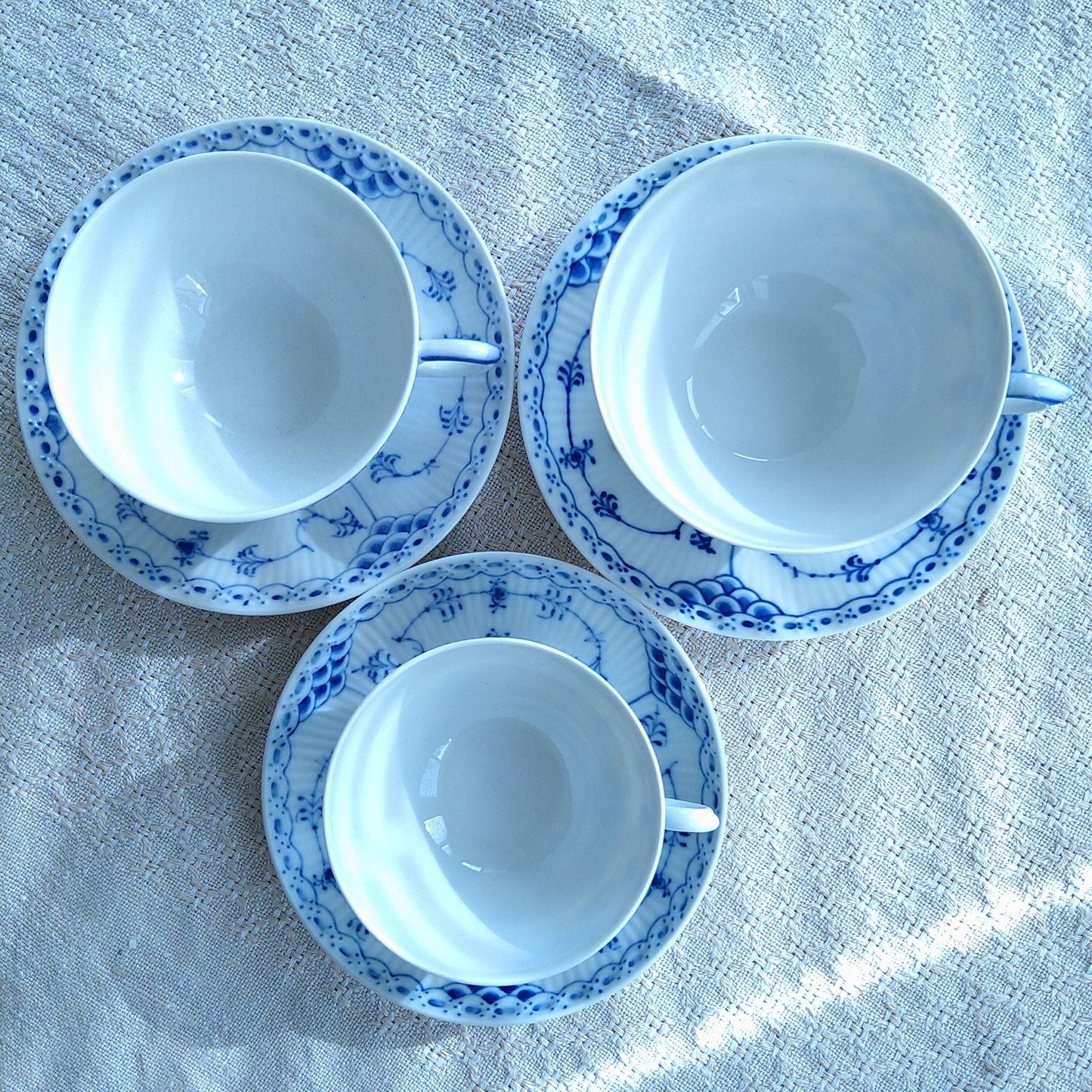 1960年代後半のRoyalCopenhagenブルーフルーテッドハーフレース大きめティーカップソーサー容量約270ml