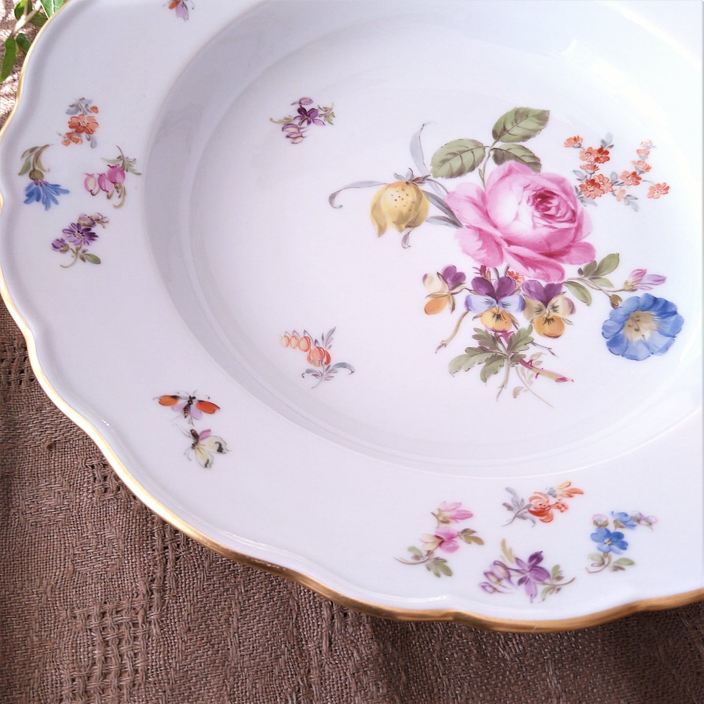 1860～1924年Meissen花と昆虫の絵のスープ深皿23.5㎝ピンクのバラ/Soup Plate23.5cm D