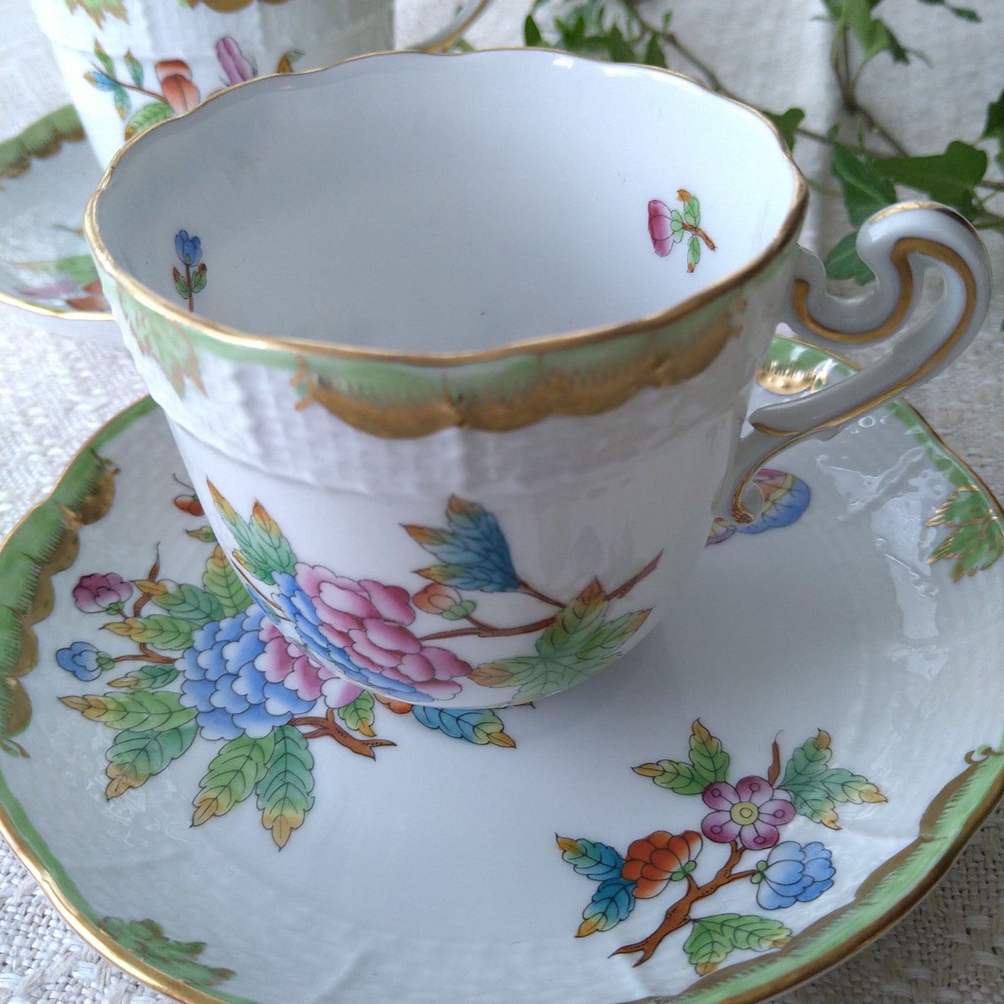 Herendヴィクトリアのコーヒーカップソーサー取っ手が丸くカーブしたタイプ/VictoriaCoffeeCupSaucer