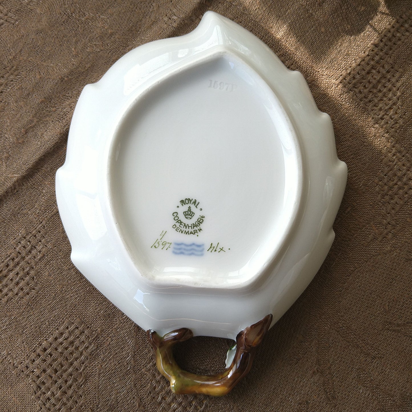 1960年のRoyalCopenhagenサクソンフラワーの小さい葉っぱ皿約18㎝×13.5㎝/LeafDishSaxonFlower