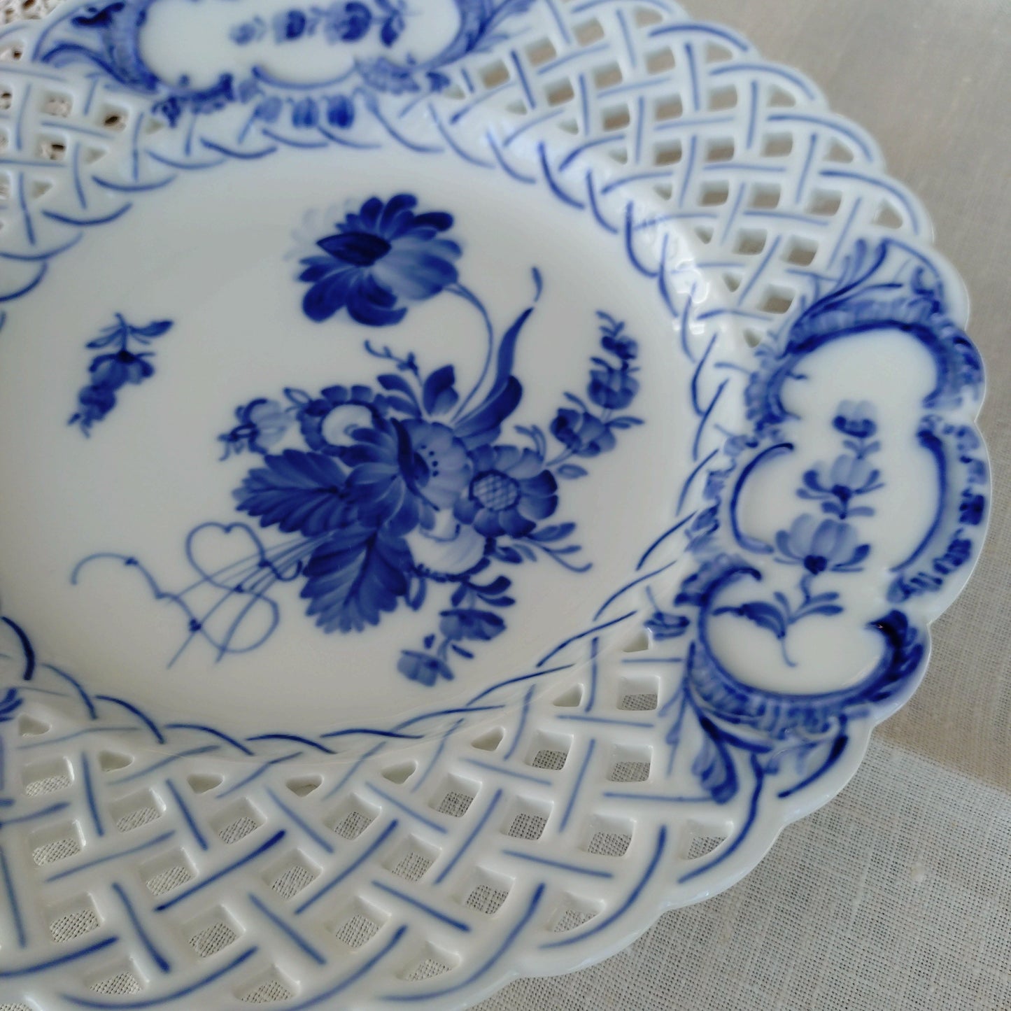1969年～1974年のRoyalCopenhagenブルーフラワーのオープンワークのお皿は直径約23.7㎝D/BlueFlowerLacePlate