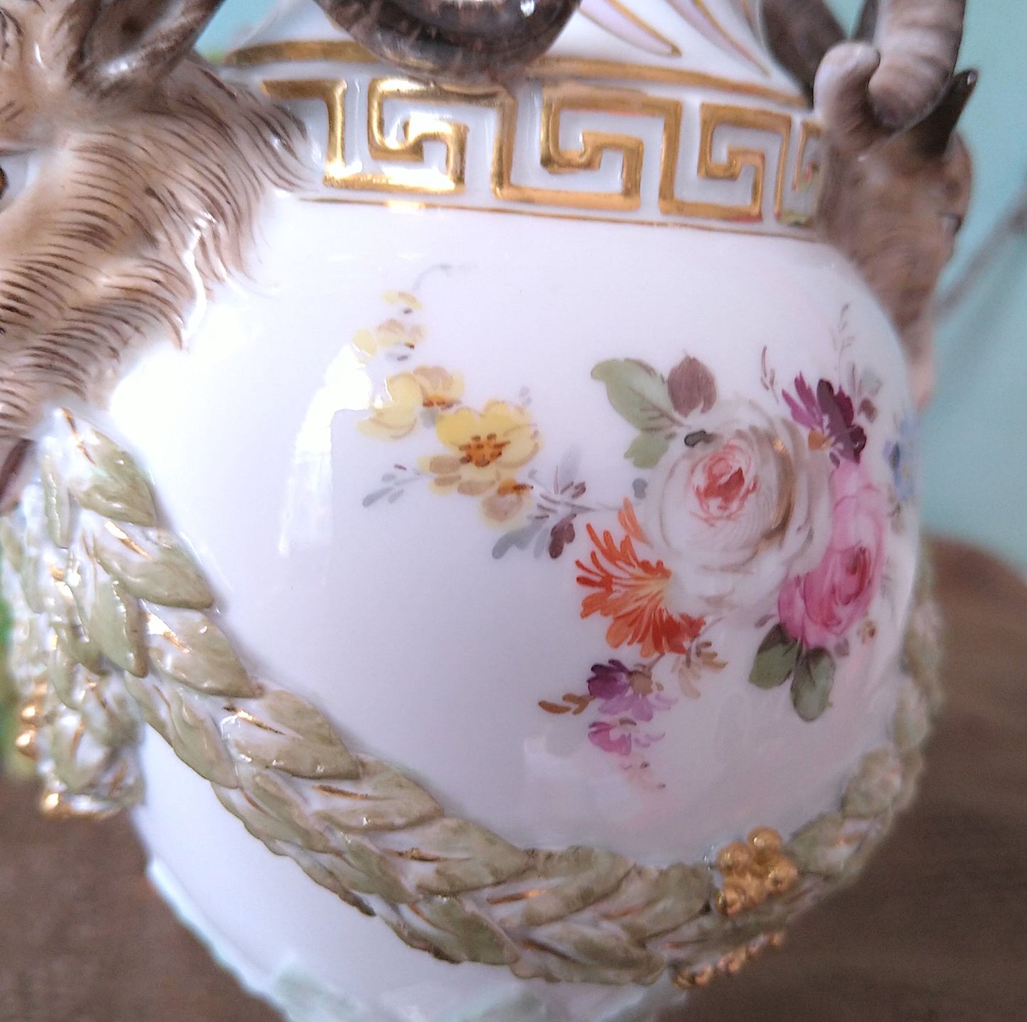 Meissen1924年以前🐐山羊と月桂樹のレリーフのポプリベース高さ約18㎝H