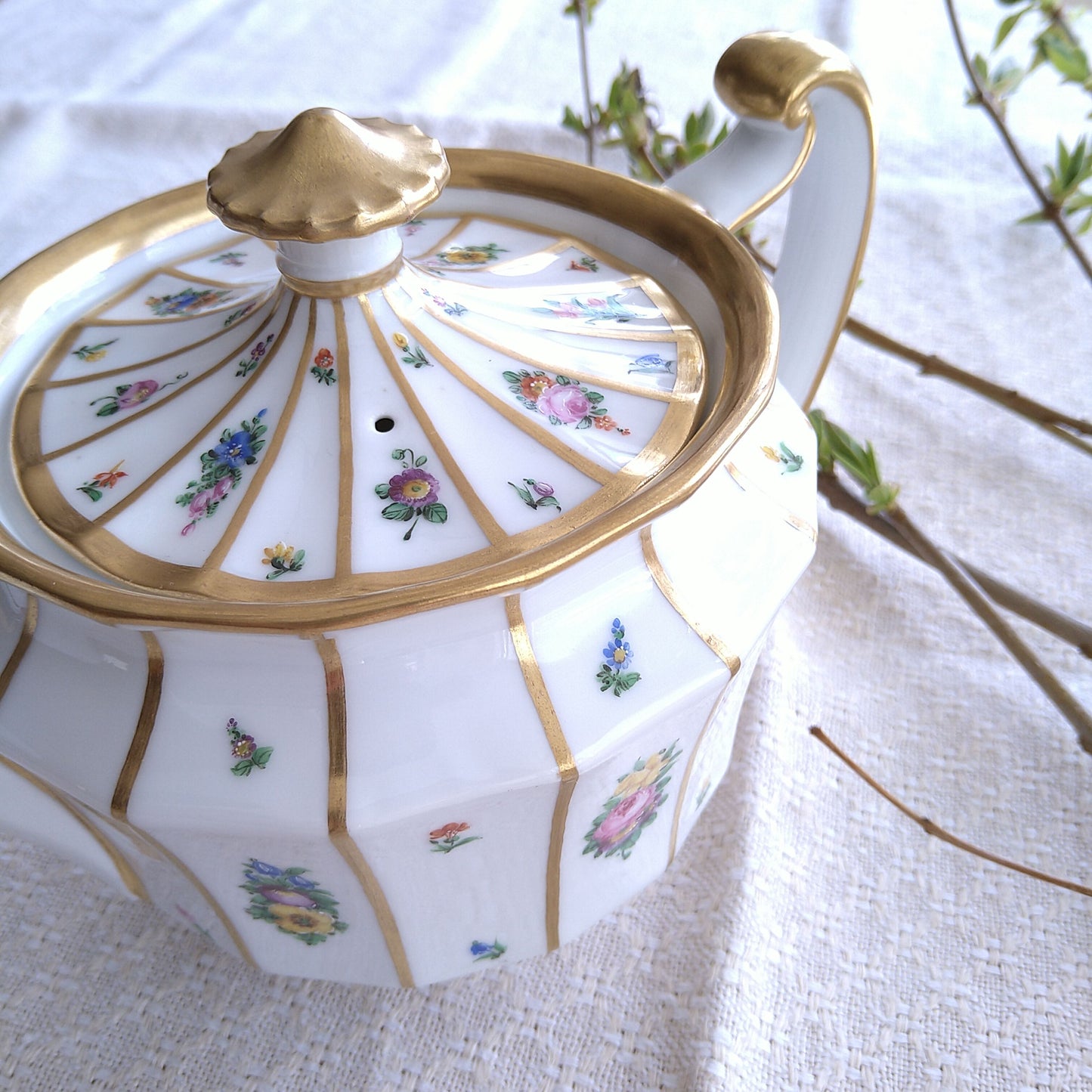 1889～1922年のヘンリエッテのティーポット高さ約14㎝H幅約23.5㎝W/Henriette Teapot