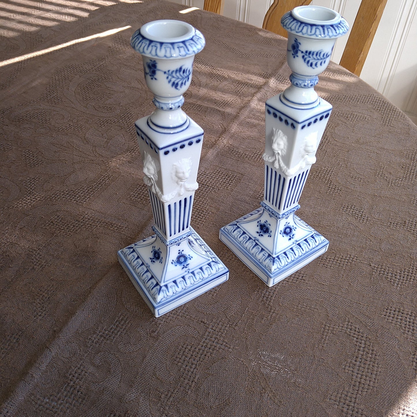 1967年RoyalCopenhagenブルーフルーテッドプレインのライオンレリーフキャンドルスタンド2本セット/Candle stand pair
