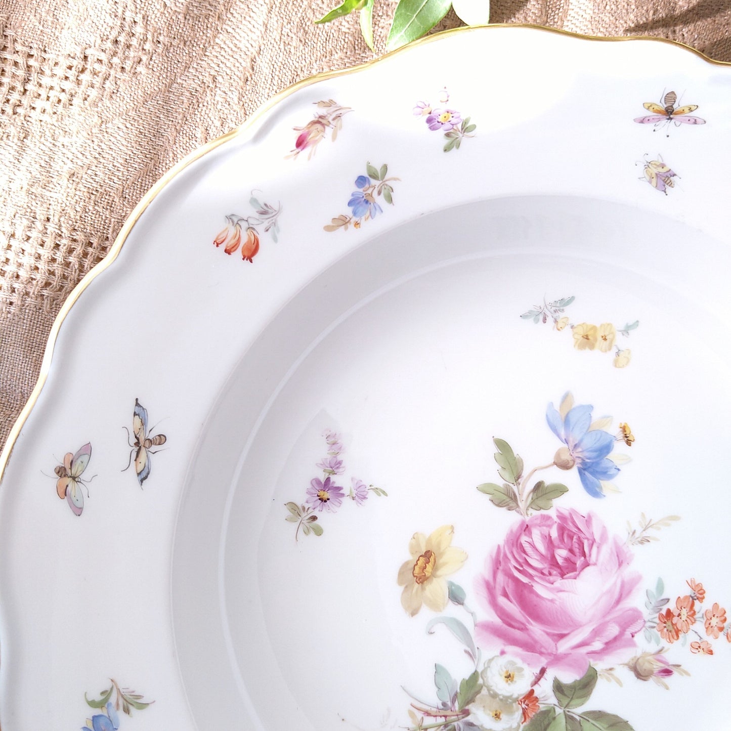 1860～1924年Meissen花と昆虫の絵のスープ深皿23.5㎝ピンクのバラ/Soup plate 23,5cmD
