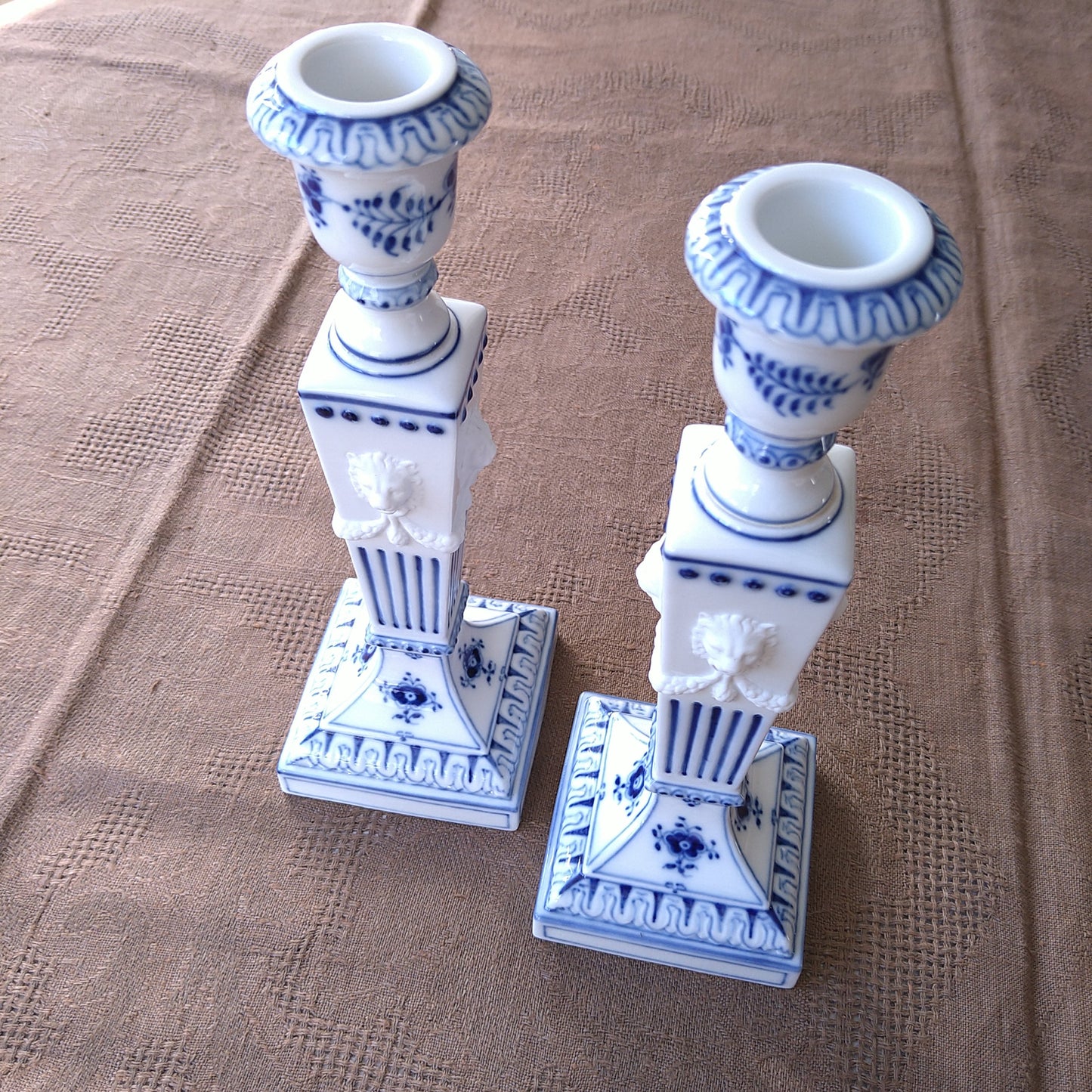 1967年RoyalCopenhagenブルーフルーテッドプレインのライオンレリーフキャンドルスタンド2本セット/Candle stand pair