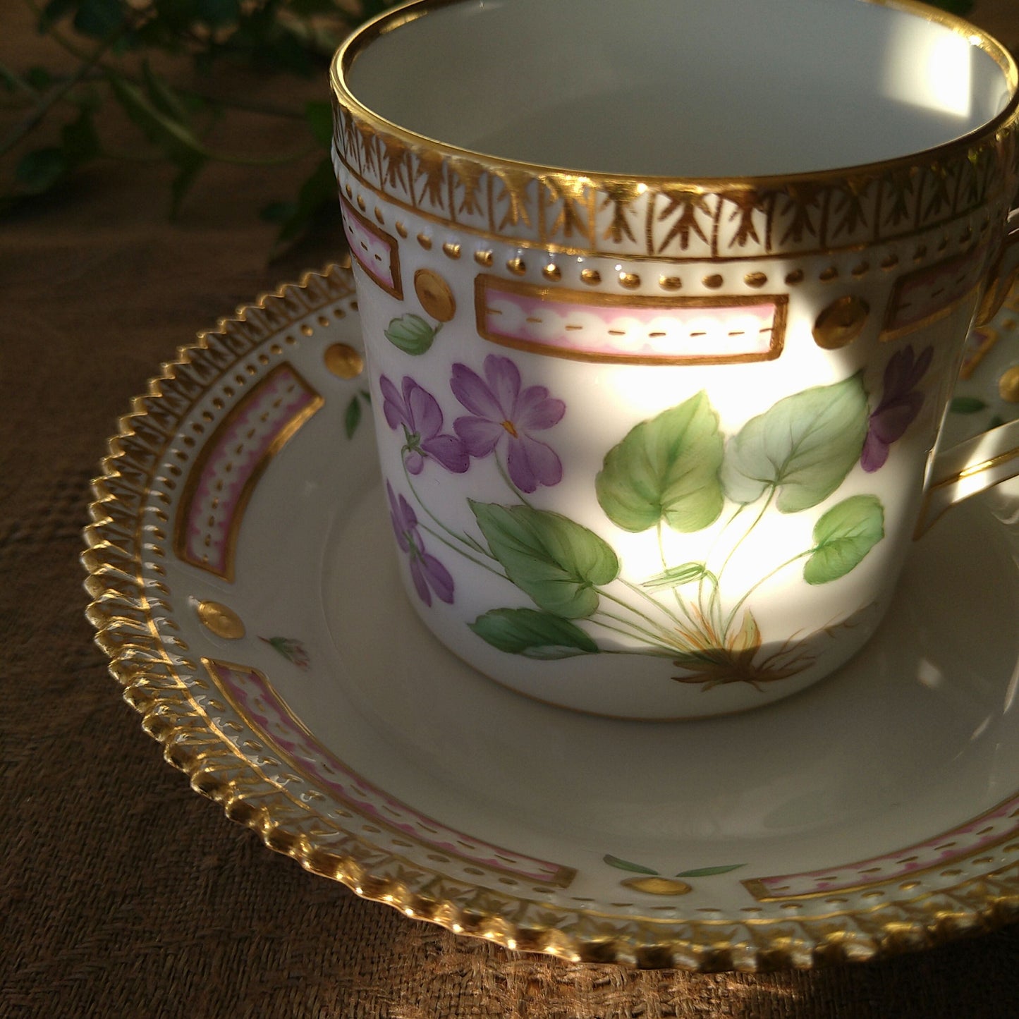 RoyalCopenhagenフローラダニカ、スミレのカップソーサー/FloraDanica Cup saucer