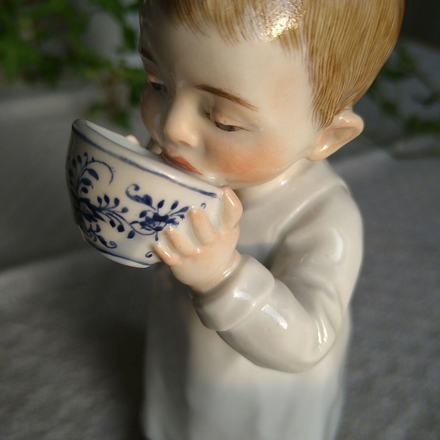 1905～1924年 Meissenミルクを飲む子供 約16.5 ㎝H/Hentschel kids W118