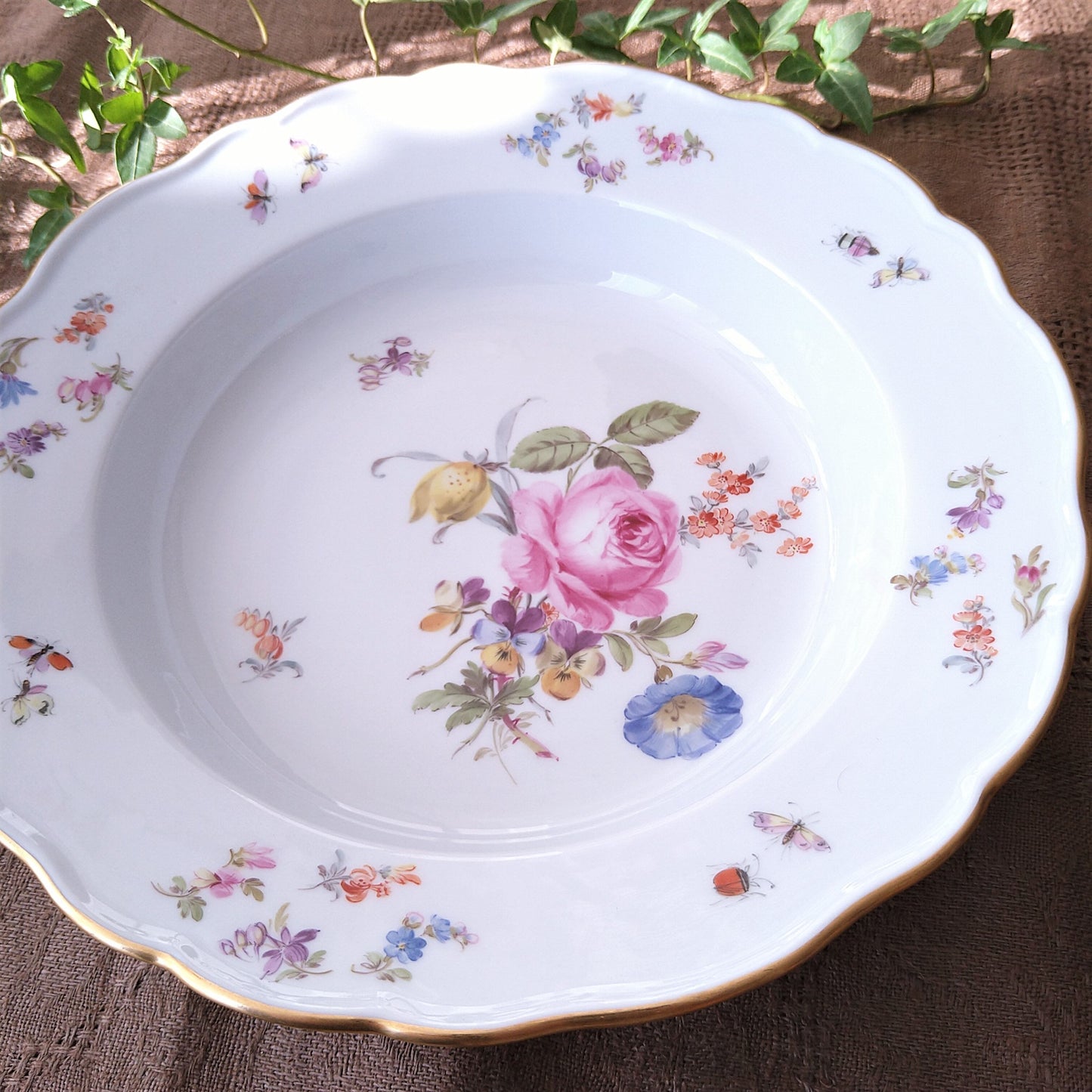 1860～1924年Meissen花と昆虫の絵のスープ深皿23.5㎝ピンクのバラ/Soup Plate23.5cm D