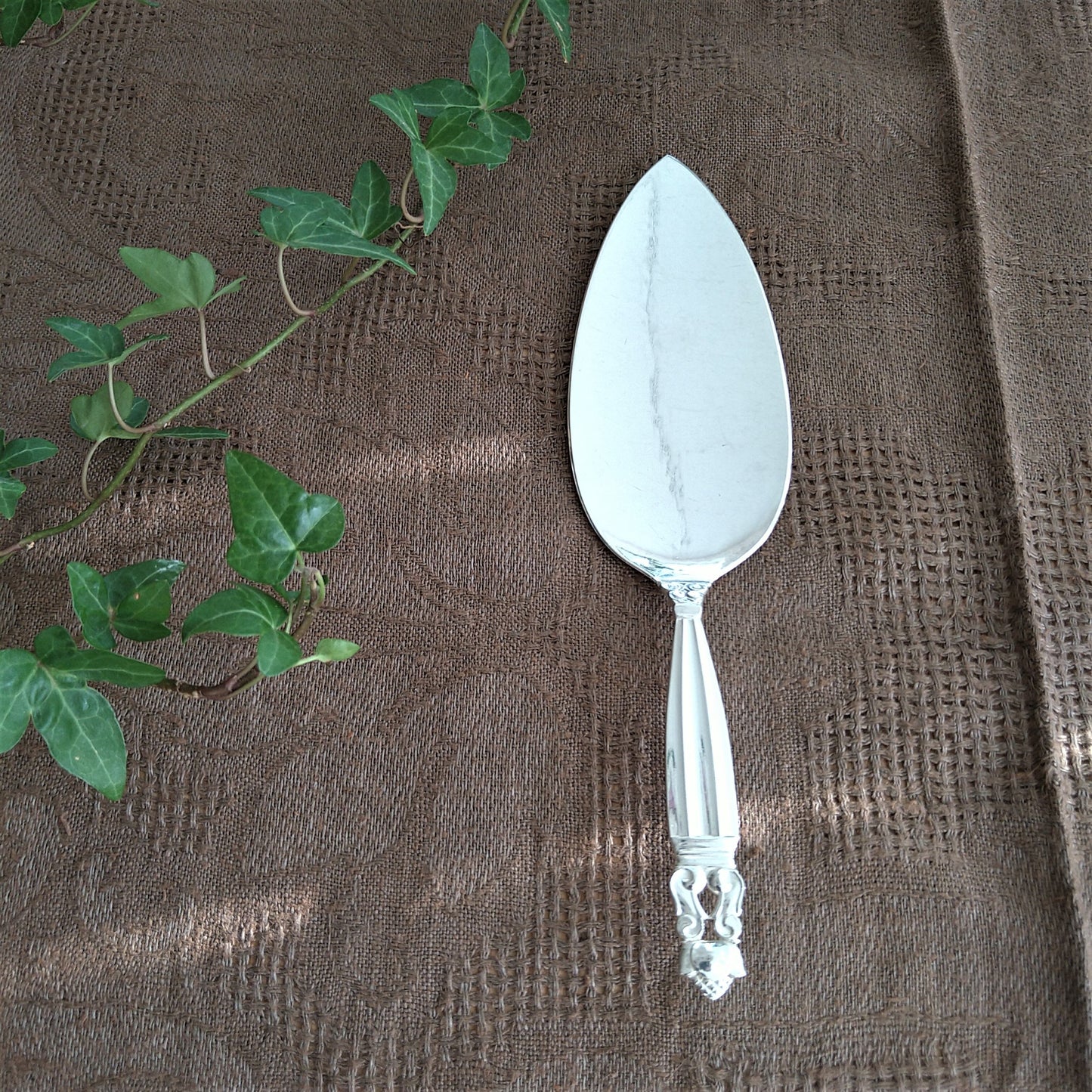 GeorgJensenエコーンのケーキサーパー(大)20㎝L/Acorn Cake server