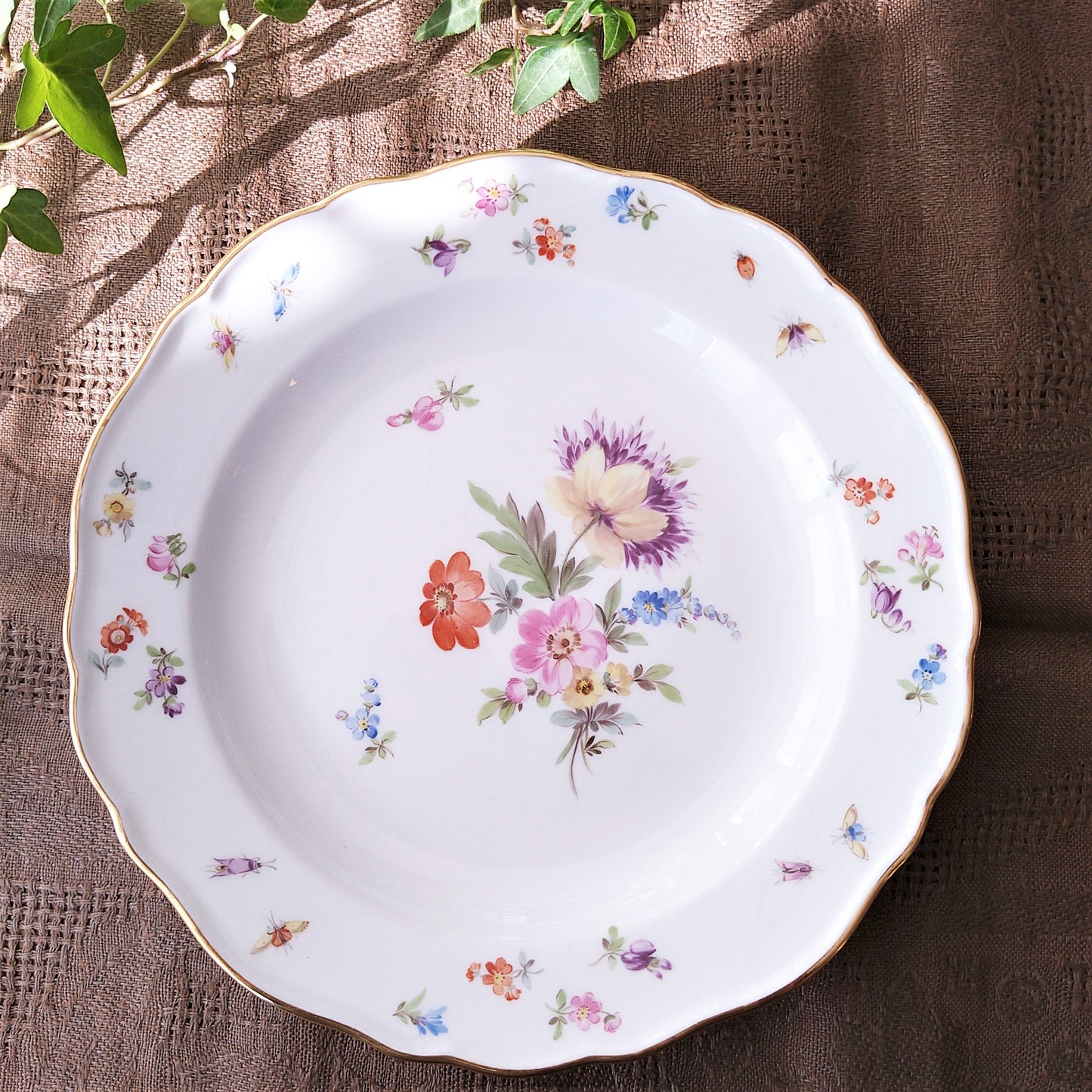 1860～1924年Meissen花と昆虫の絵の前菜皿21㎝D紫のケシと小花/Plate 21cm