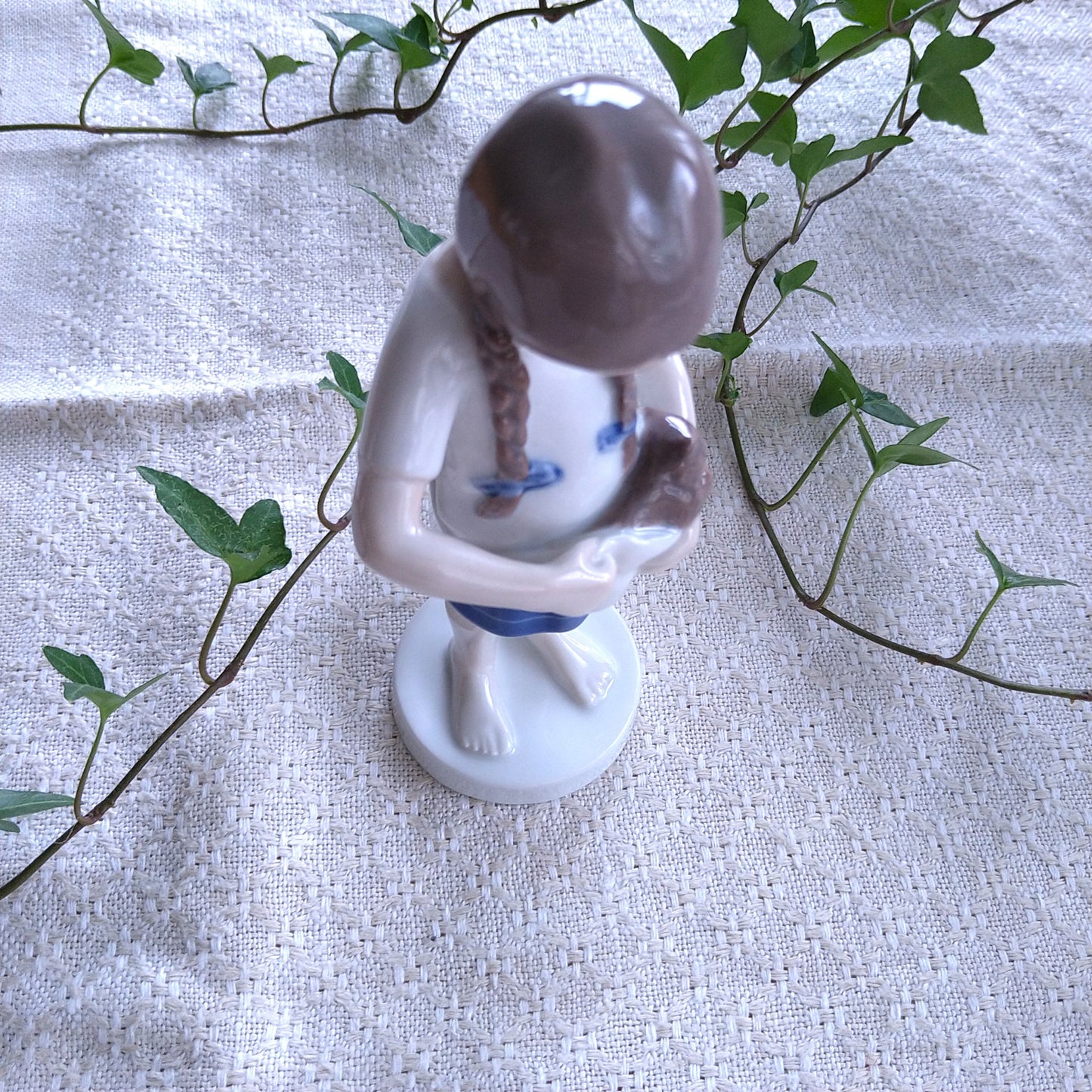 Bing＆Grondahlビングオーグレンダールの猫を抱っこする女の子フィギュリン高さ約17㎝H/Bing＆GrondahlFigurin