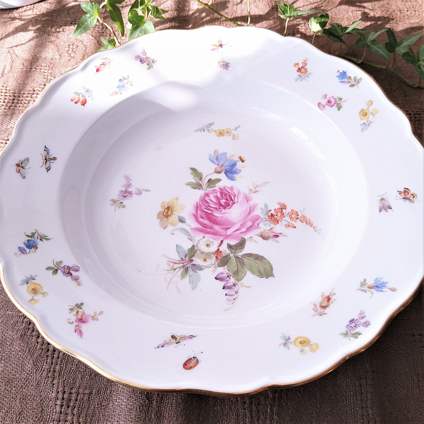 1860～1924年Meissen花と昆虫の絵のスープ深皿23.5㎝ピンクのバラ/Soup plate 23,5cmD