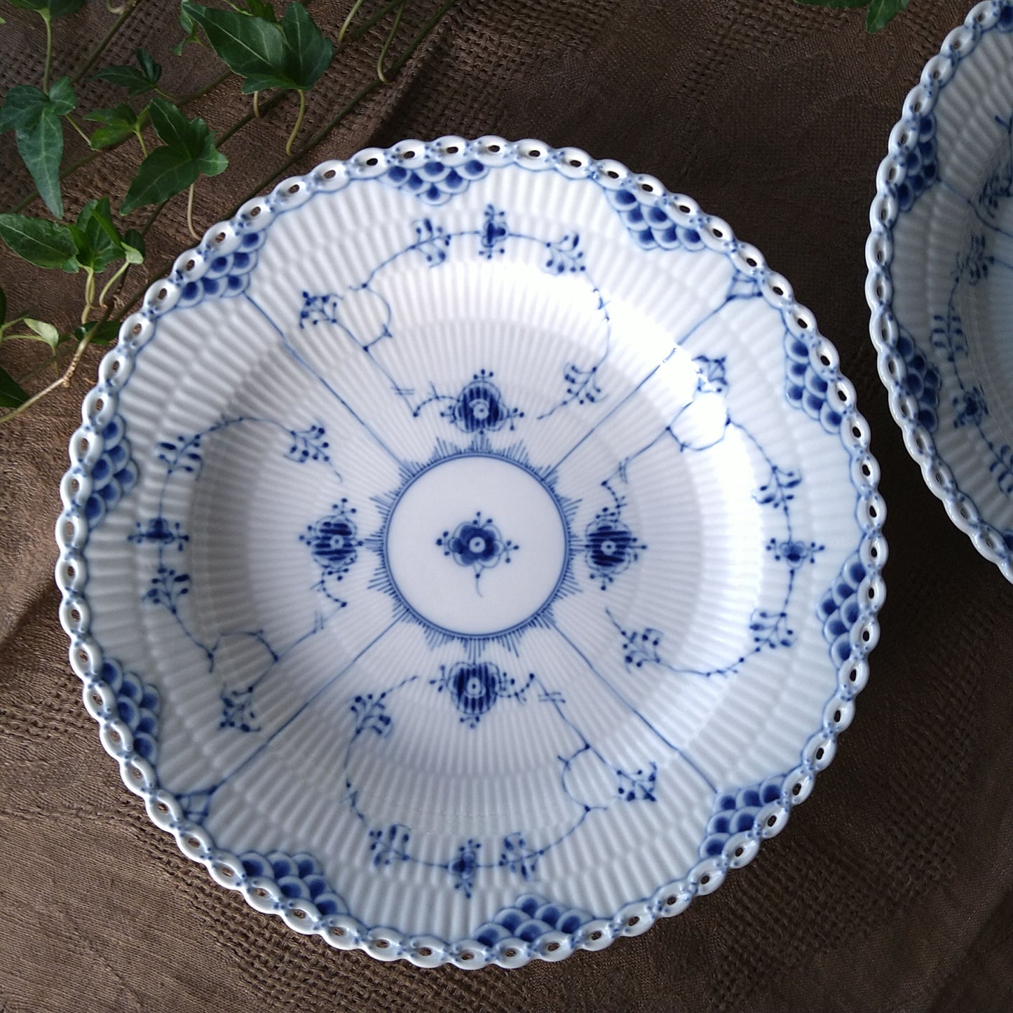 1980～1984年のRoyalCopenhagenブルーフルーテッドフルレースの25㎝Dのプレート/BlueFlutedFullLace25cmDPlate