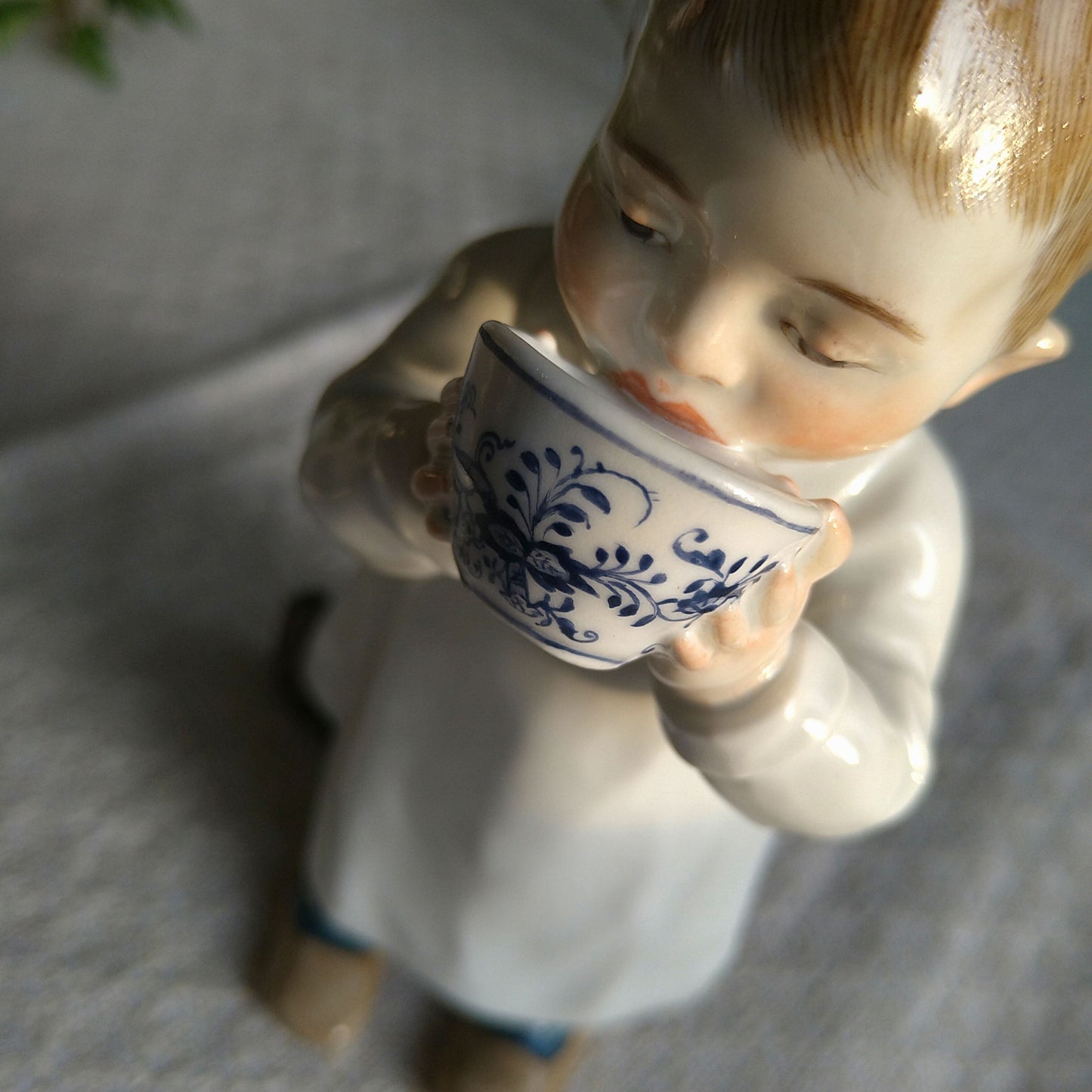 1905～1924年 Meissenミルクを飲む子供 約16.5 ㎝H/Hentschel kids W118
