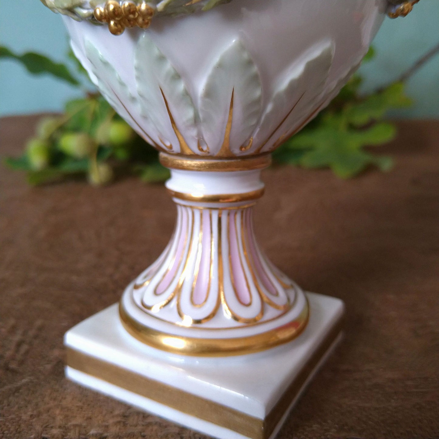 Meissen1924年以前🐐山羊と月桂樹のレリーフのポプリベース高さ約18㎝H