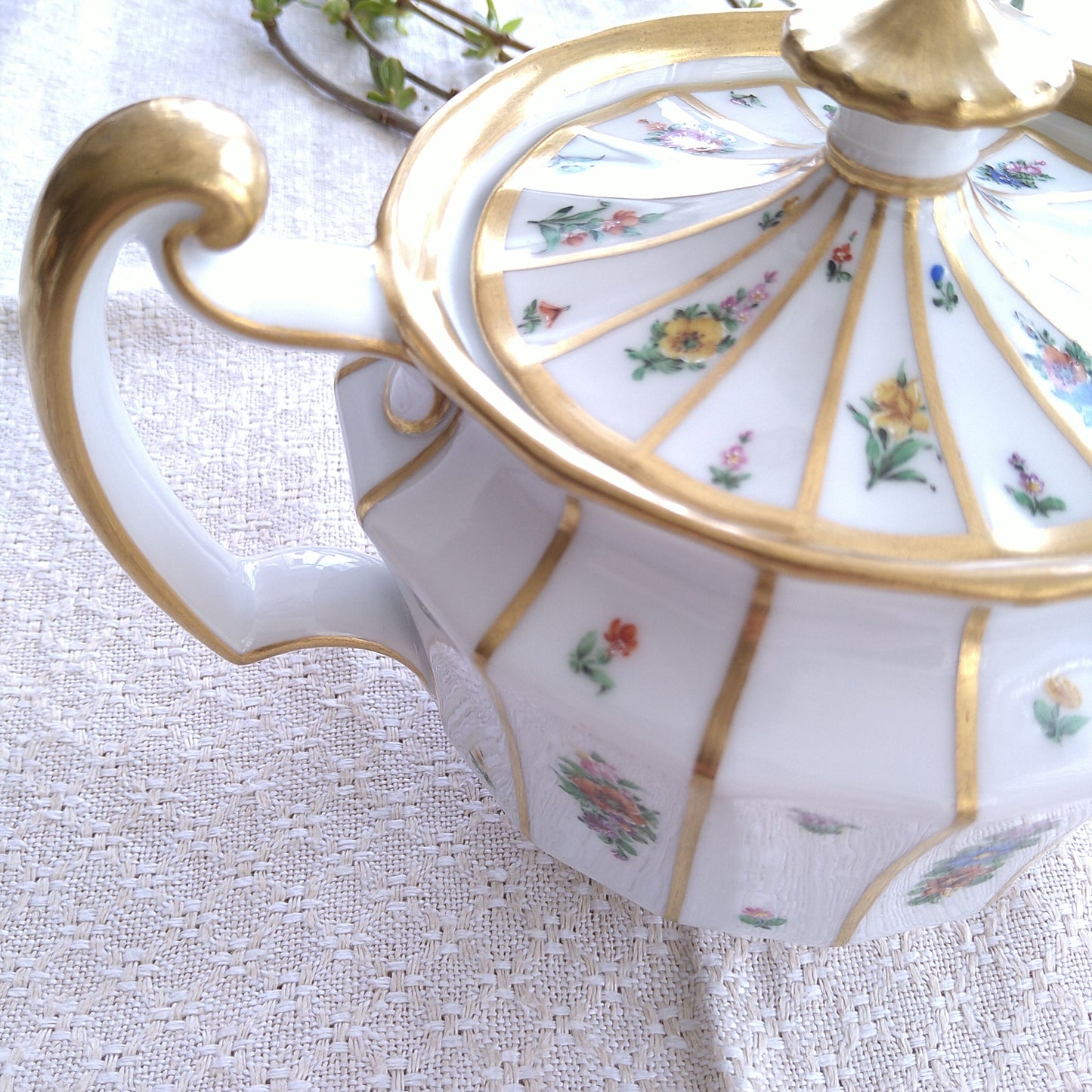 1889～1922年のヘンリエッテのティーポット高さ約14㎝H幅約23.5㎝W/Henriette Teapot