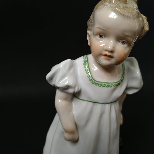 Meissen1905年～1924年/人形を持った女の子/ヘンチェルの子供たち/Konrad Hentschel
