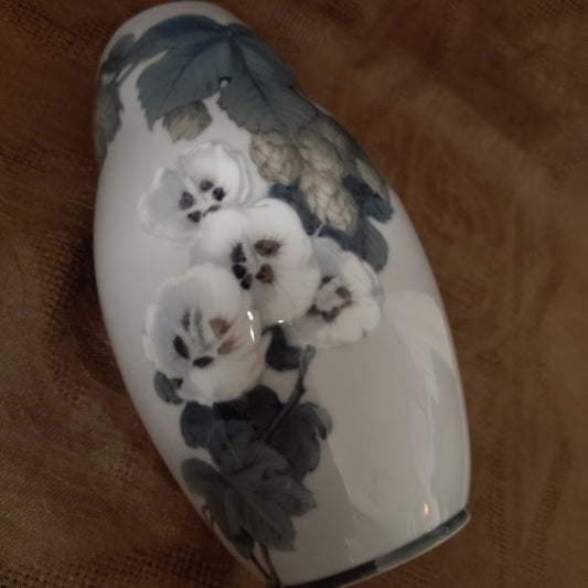 Bing＆Grondahlビングオーグレンダールのユーゲント/アールヌーヴォーの花瓶はClaraNielsen作高さ約23㎝