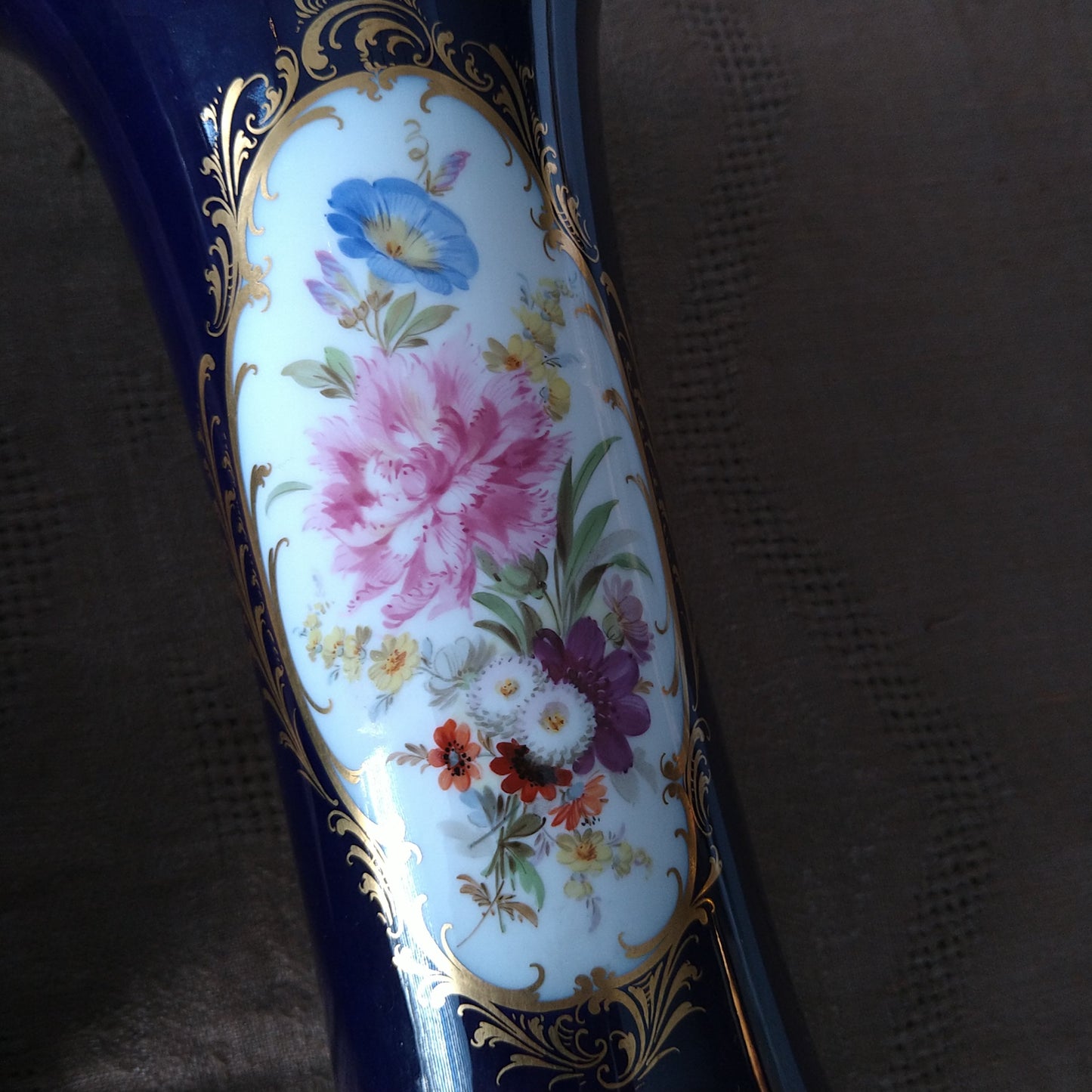 Meissenマイセン1924年以前のコバルト/2面にドイツフラワーの花瓶Vase口径約12㎝D高さ約24㎝H