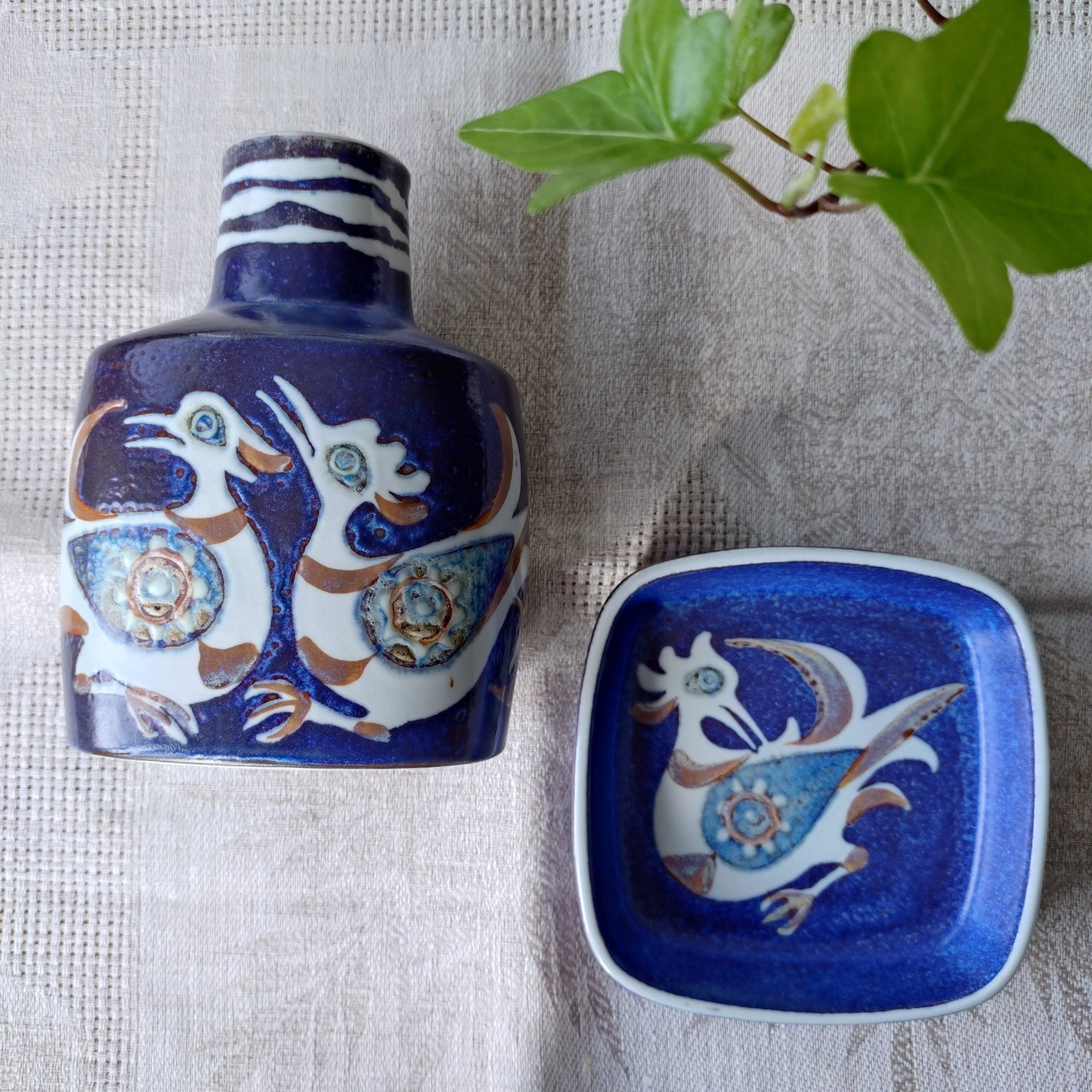 1969～1974年のRoyalCopenhagenファイアンスBACA、鳥🐦の花瓶高さ約13.5㎝Hと四角いお皿約11×11㎝