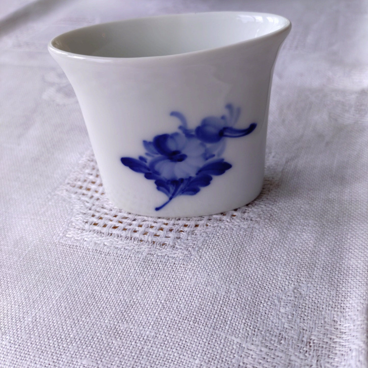 1924～1934年RoyalCopenhagenブルーフラワープレインの小さな楕円の花瓶/シガレットホルダー高さ約6㎝H