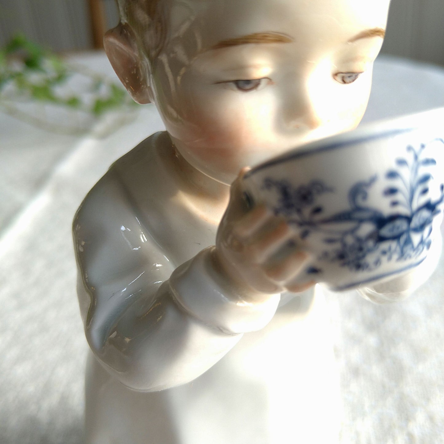 1905～1924年 Meissenミルクを飲む子供 約16.5 ㎝H/Hentschel kids W118