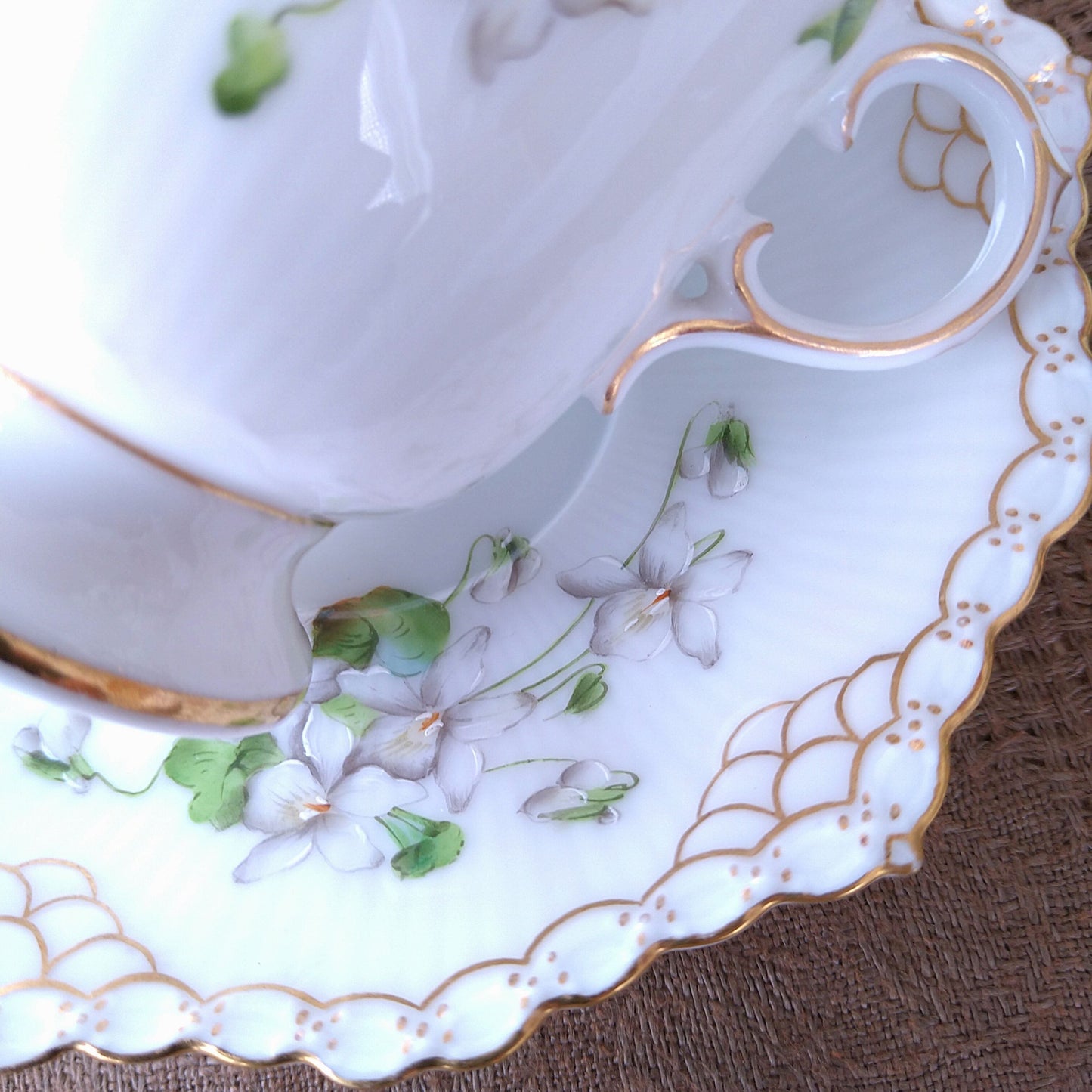 1892年RoyalCopenhagen の白いスミレのカップソーサー/WhiteVioletCupSaucer