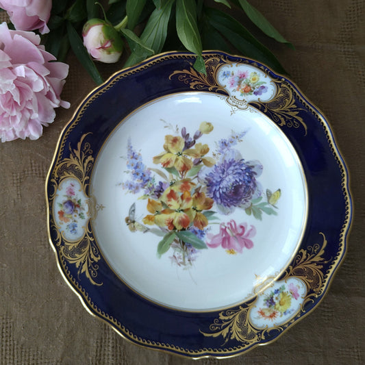 1850～1924年Meissenコバルトフォンドプレート直径約25cmD青紫の花とアストロメリアのブーケ