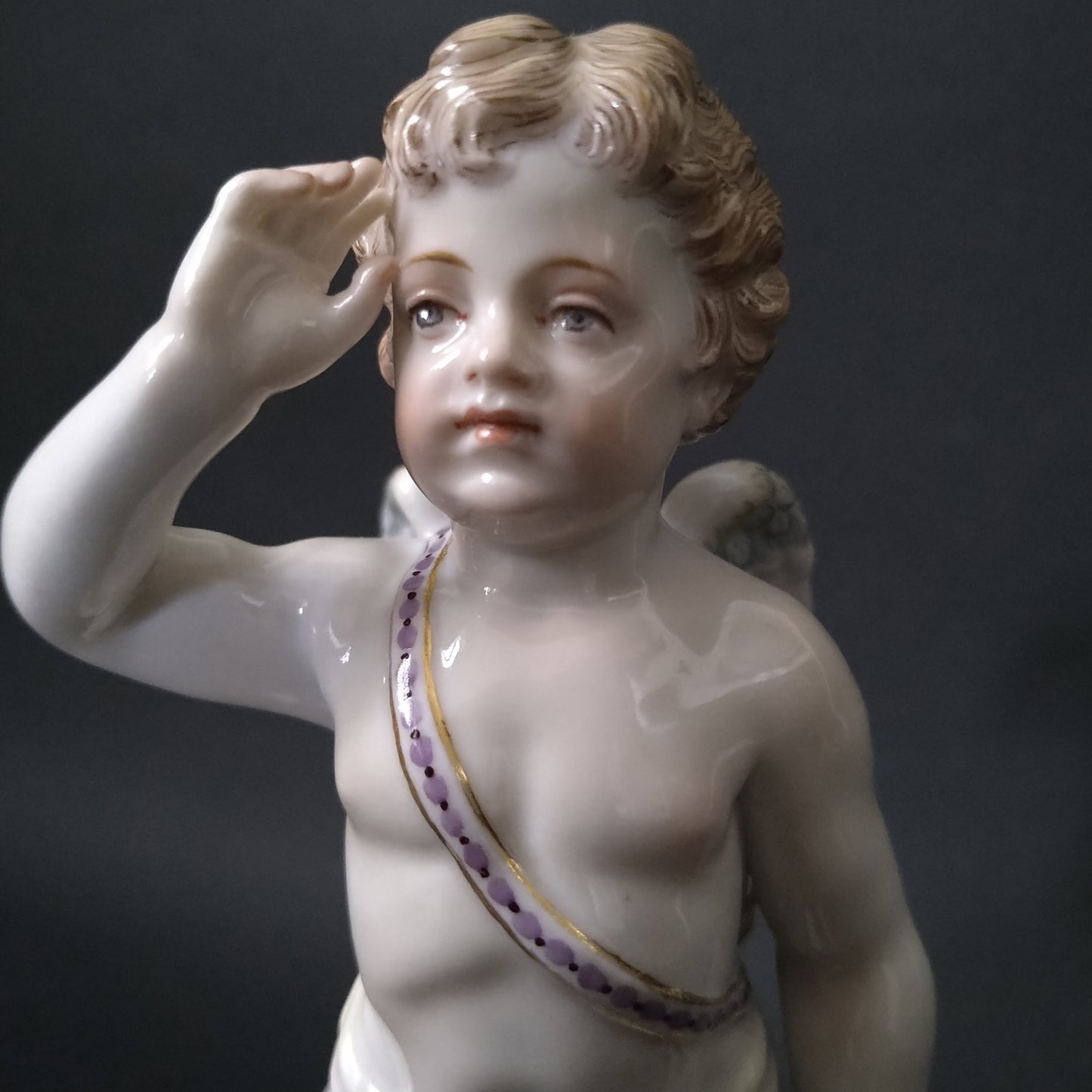 Pre-1924 Meissen Saluting Cupid 💘 Approx. 15.5 cm H, Base approx. 5.5 cm W x 6 cm L