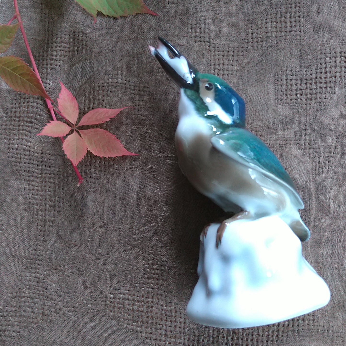 KPMベルリンの魚をくわえたカワセミ高さ約19㎝H/KPM Kingfisher with a fish