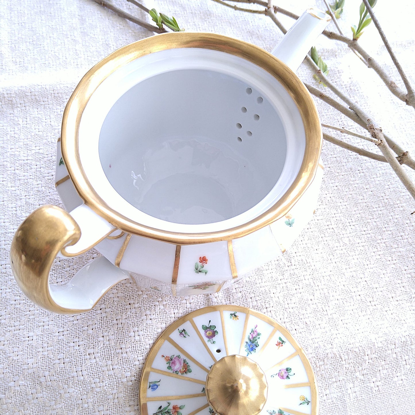 1889～1922年のヘンリエッテのティーポット高さ約14㎝H幅約23.5㎝W/Henriette Teapot