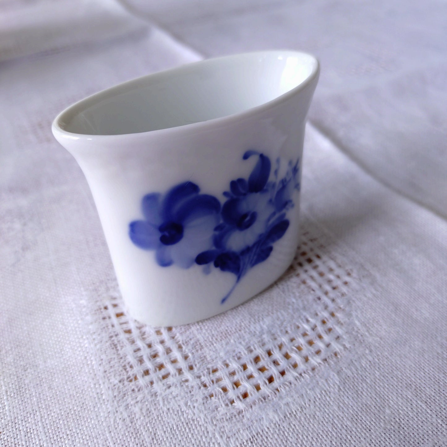 1924～1934年RoyalCopenhagenブルーフラワープレインの小さな楕円の花瓶/シガレットホルダー高さ約6㎝H